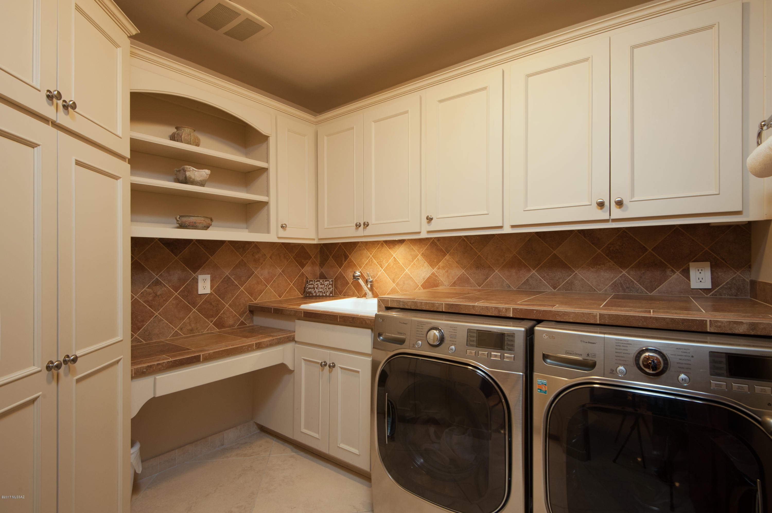 Honey Bee Canyon Estates - Residential
