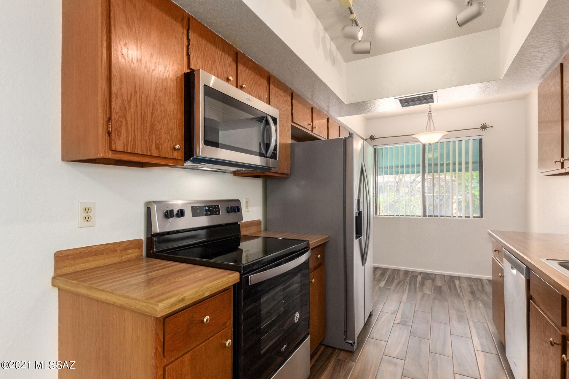 Summertree Condominiums (1-224) - Residential