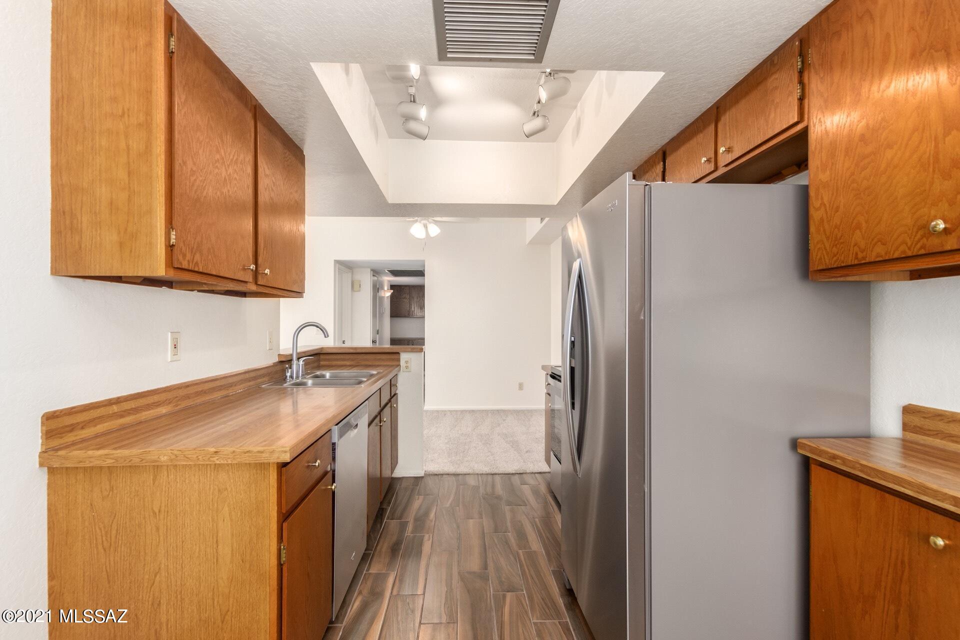 Summertree Condominiums (1-224) - Residential