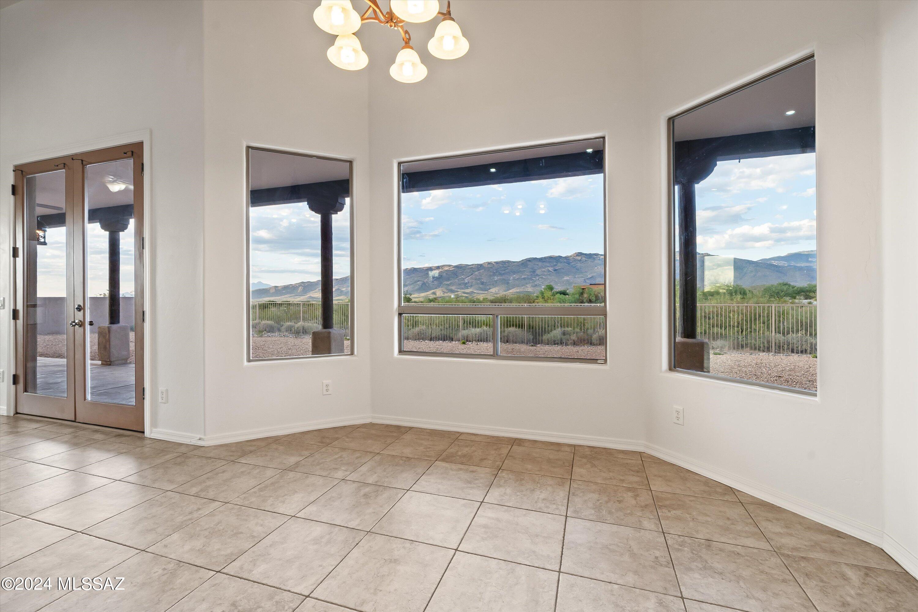 Coyote Creek (1-395) - Residential