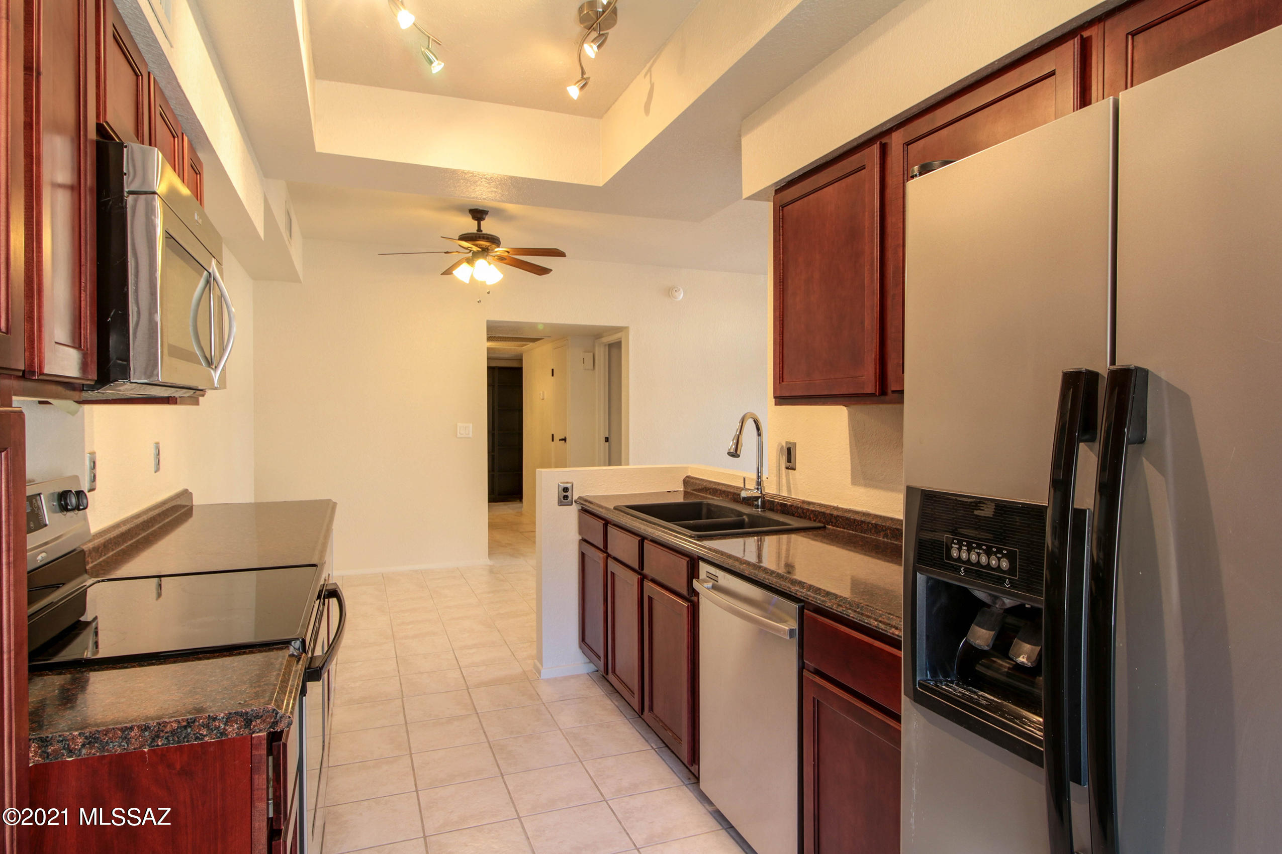 Summertree Condominiums (1-224) - Residential Lease