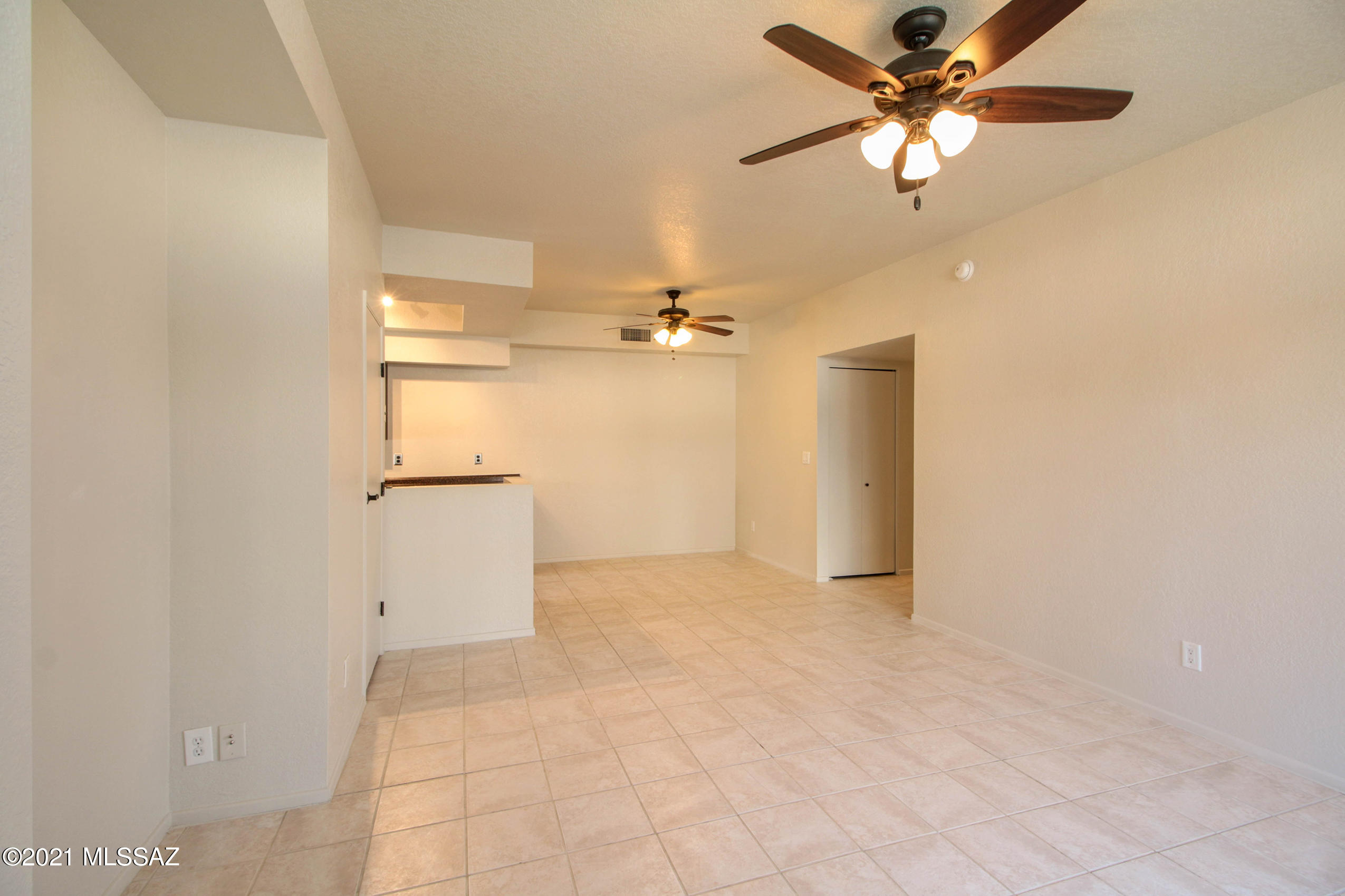 Summertree Condominiums (1-224) - Residential Lease