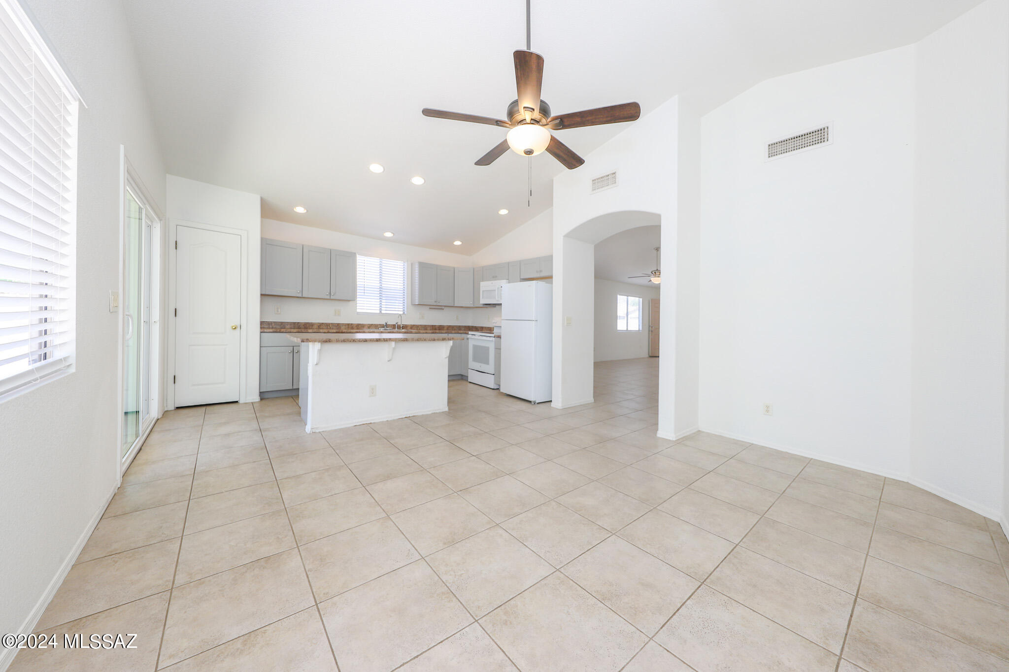 Mona Lisa (1-112) - Residential Lease
