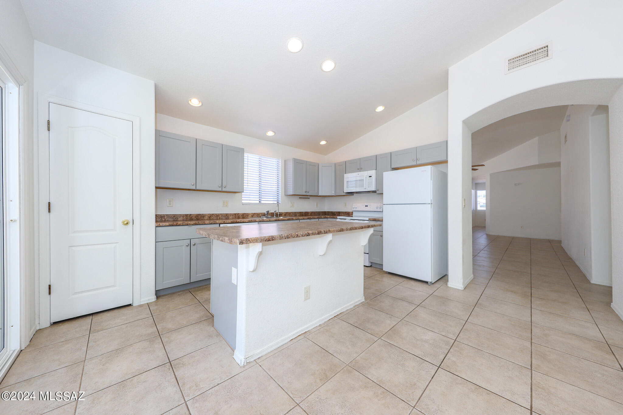 Mona Lisa (1-112) - Residential Lease
