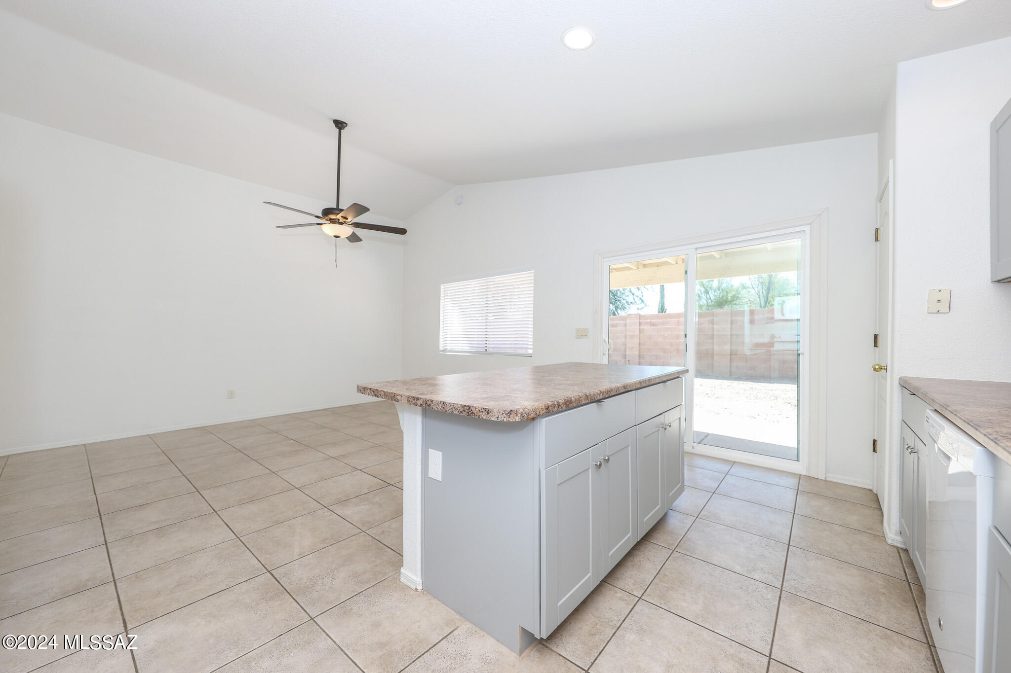 Mona Lisa (1-112) - Residential Lease