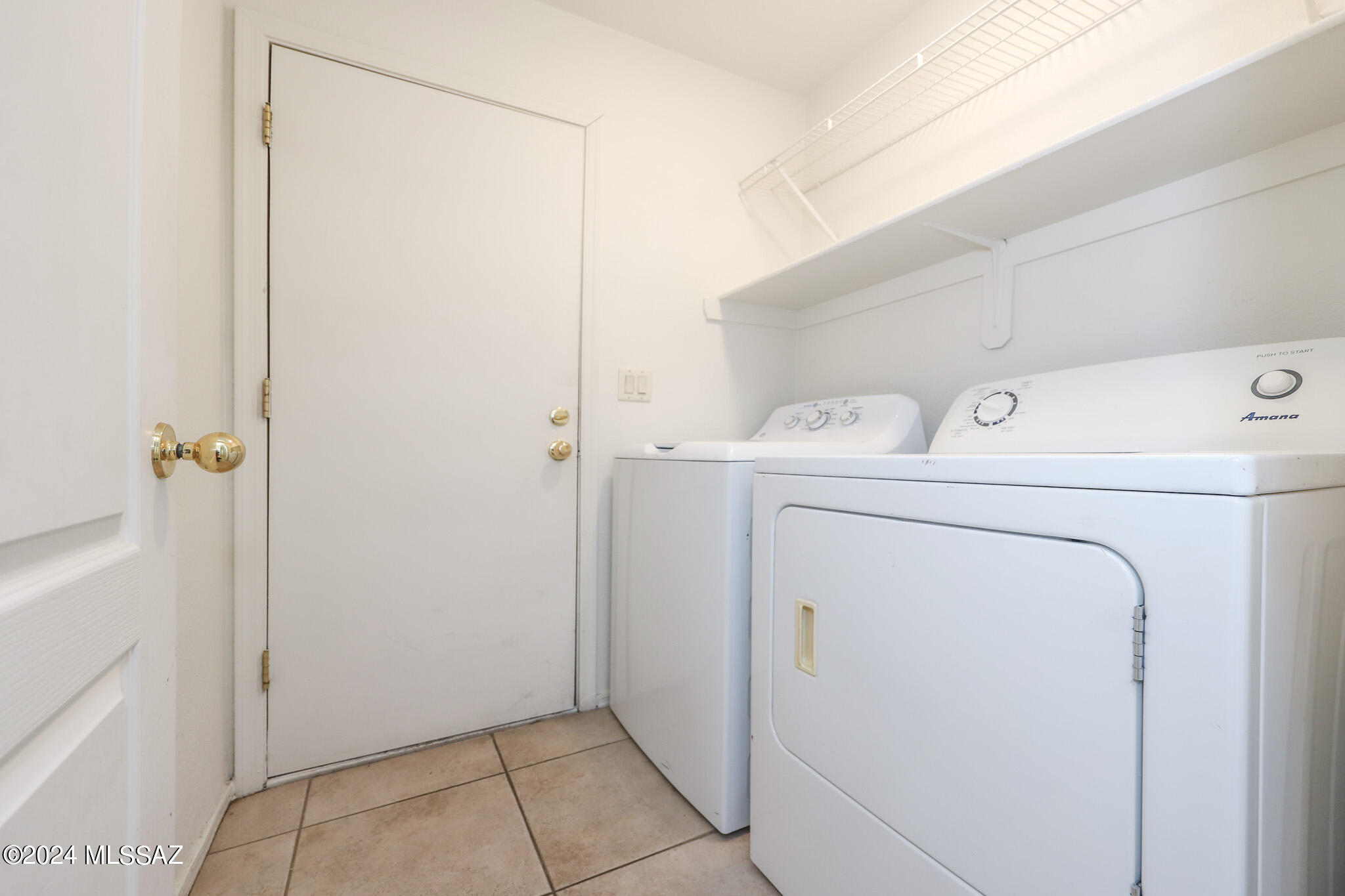 Mona Lisa (1-112) - Residential Lease