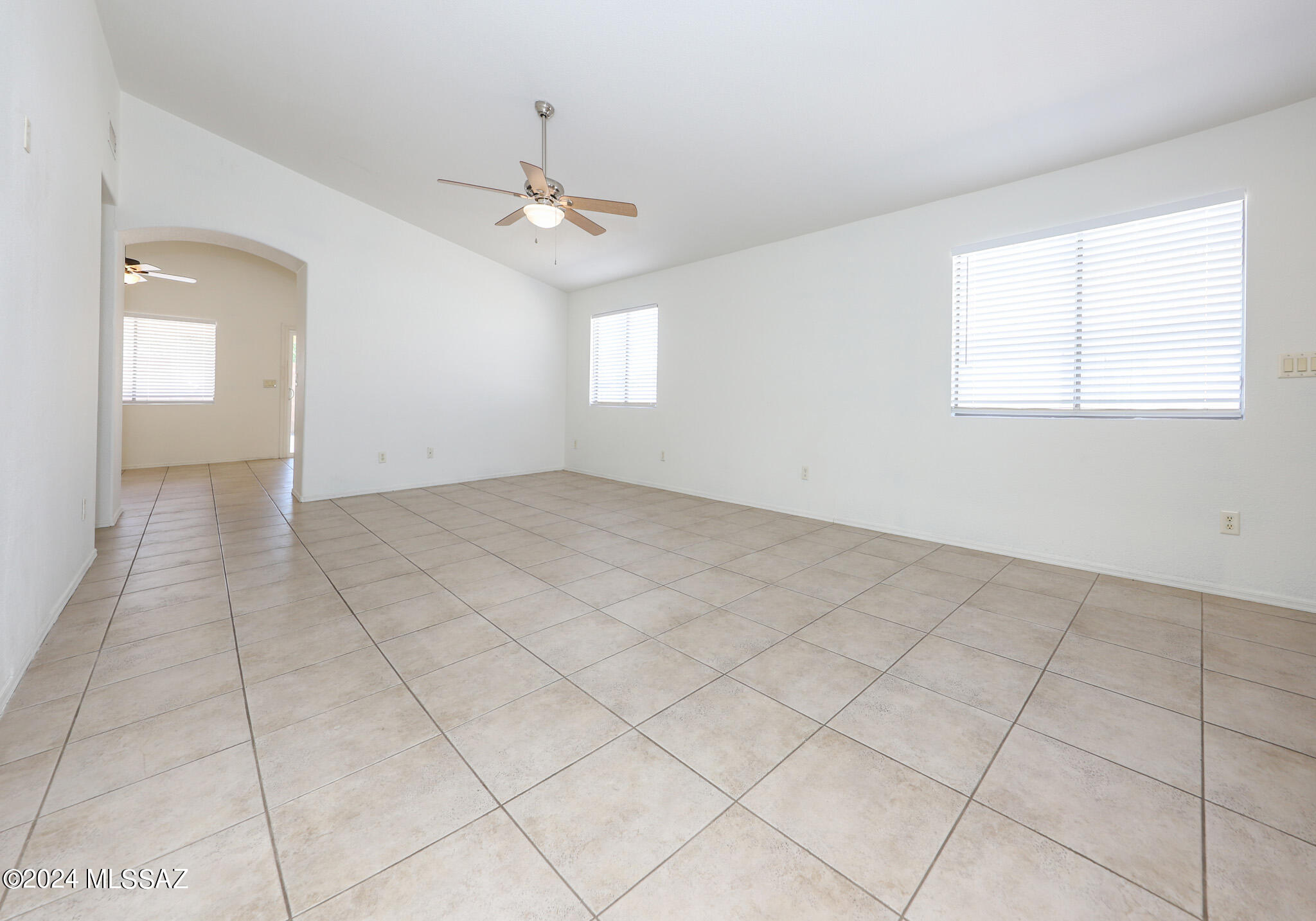 Mona Lisa (1-112) - Residential Lease