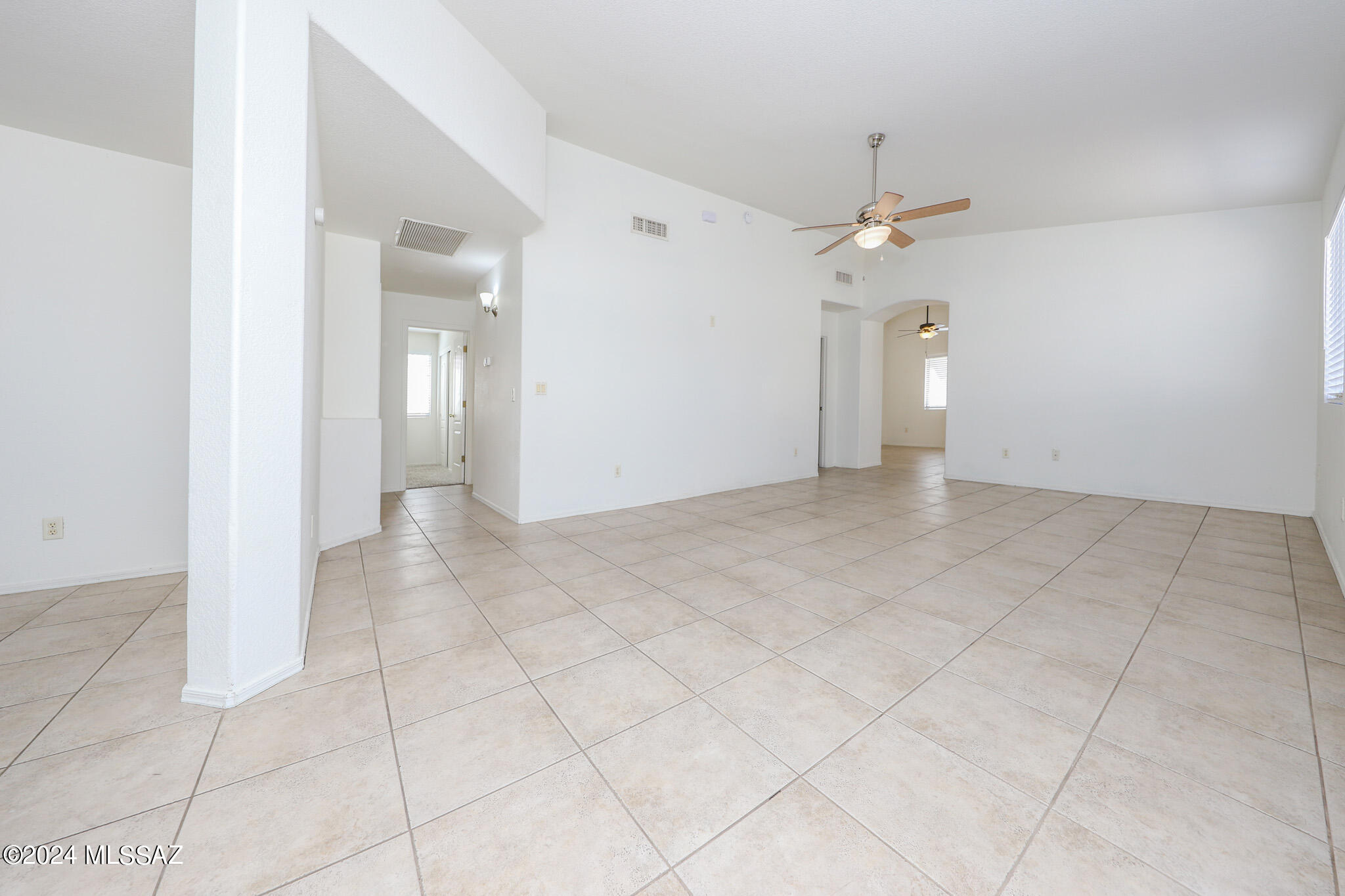 Mona Lisa (1-112) - Residential Lease