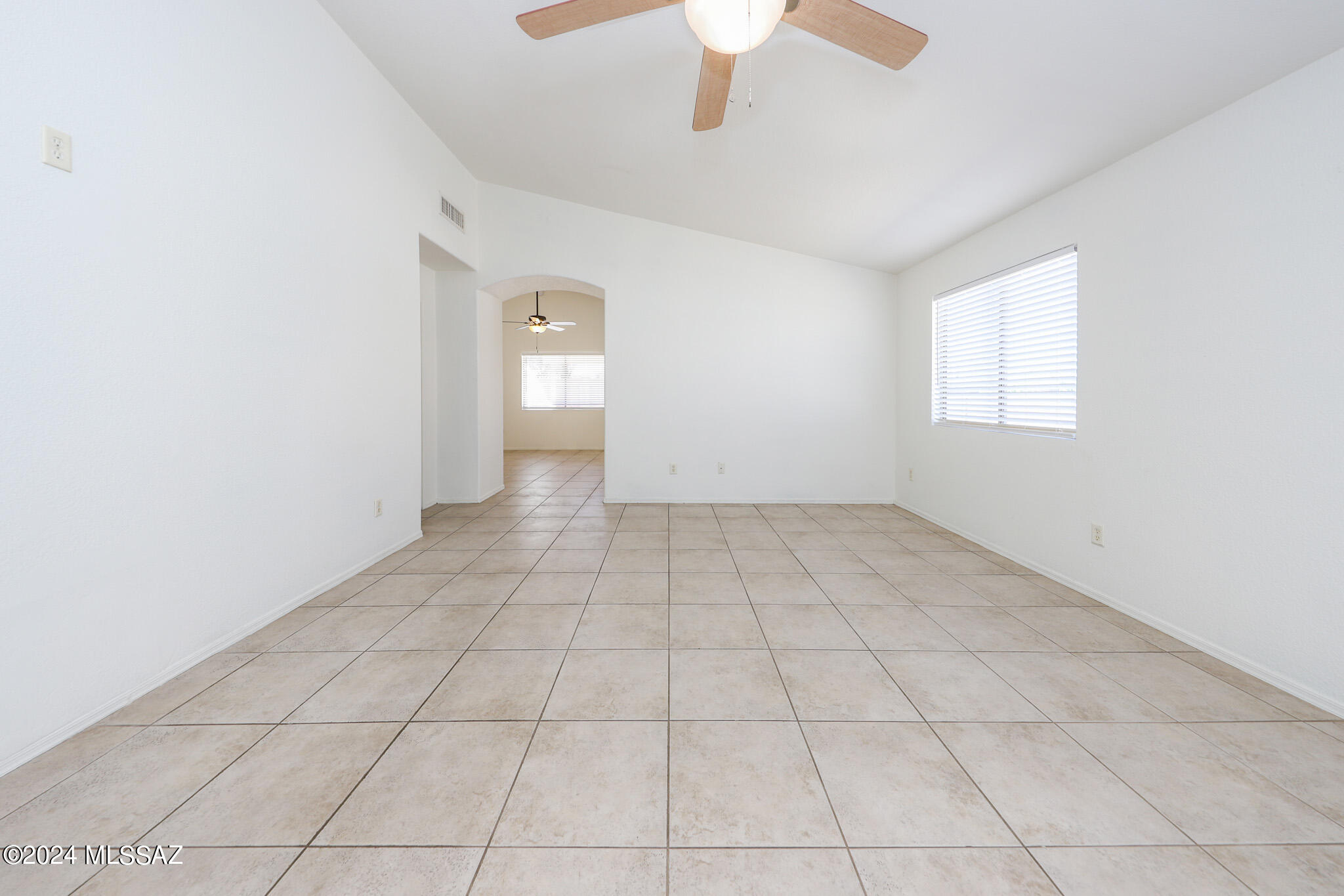 Mona Lisa (1-112) - Residential Lease