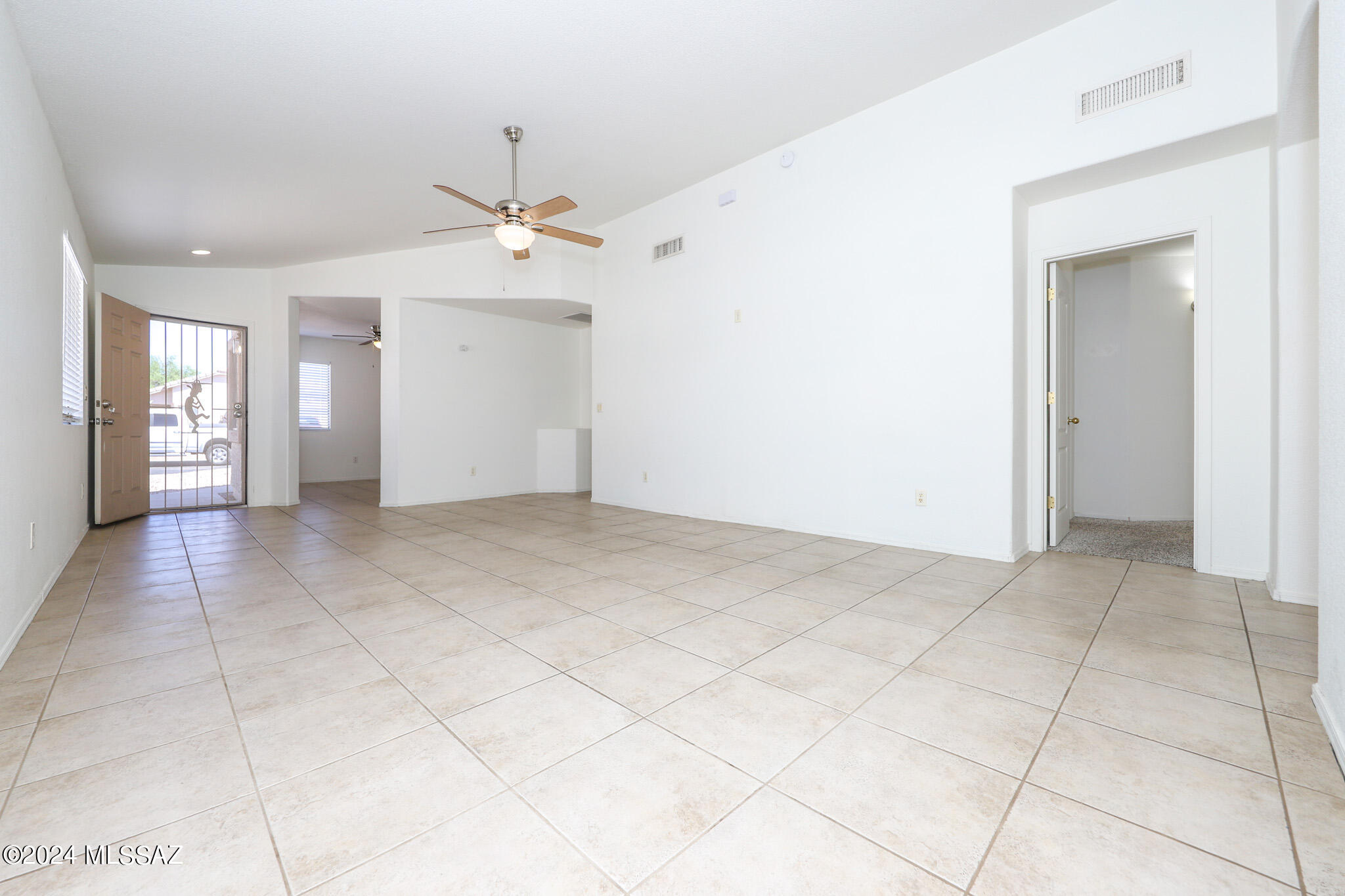 Mona Lisa (1-112) - Residential Lease