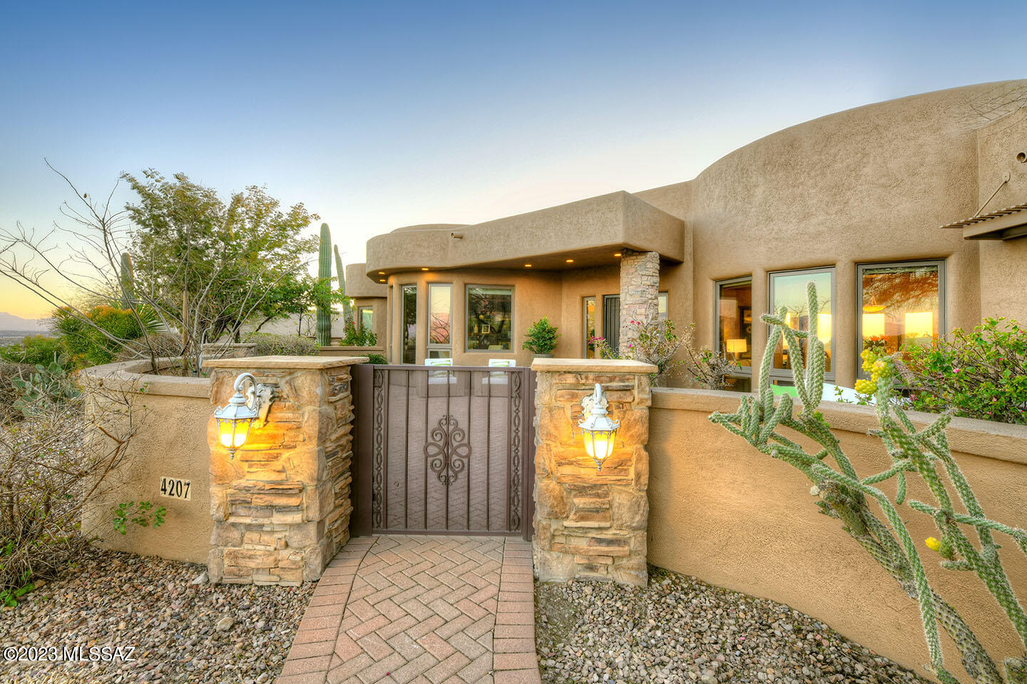 Sabino Mountain (1-290) - Residential