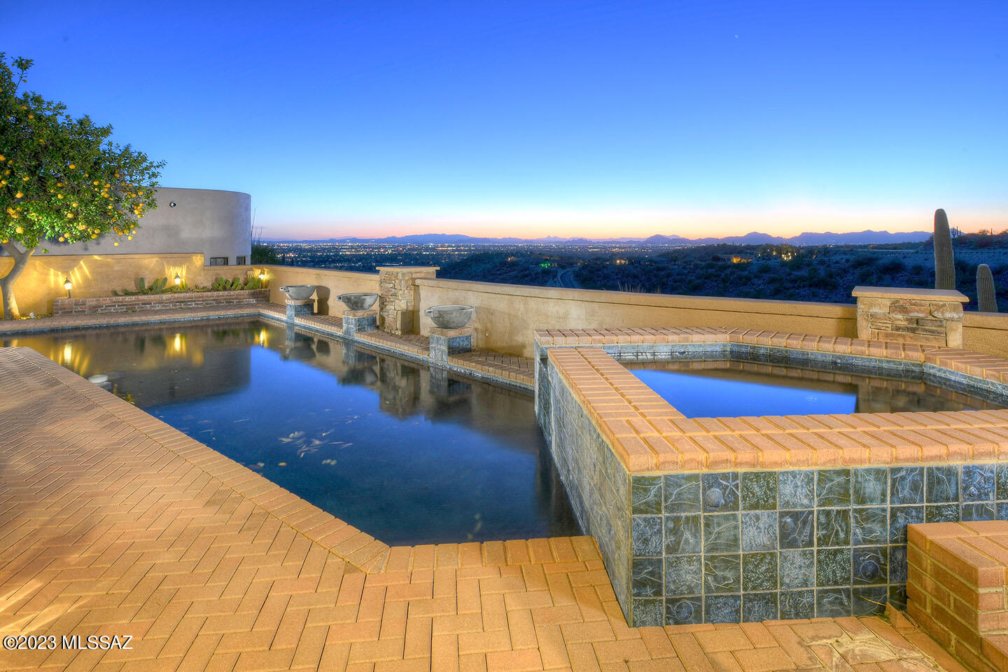 Sabino Mountain (1-290) - Residential