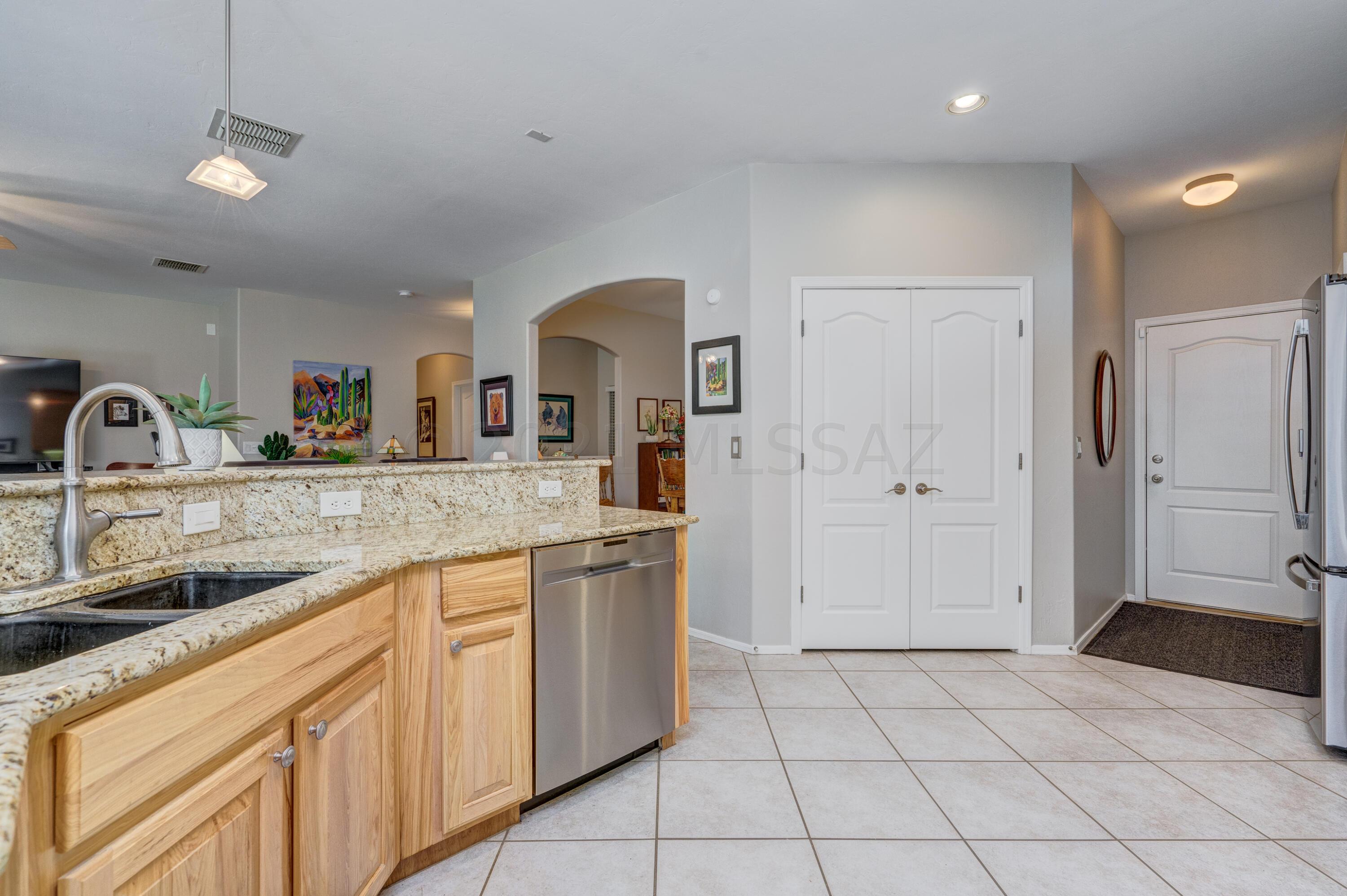 Black Horse (1-411) - Residential