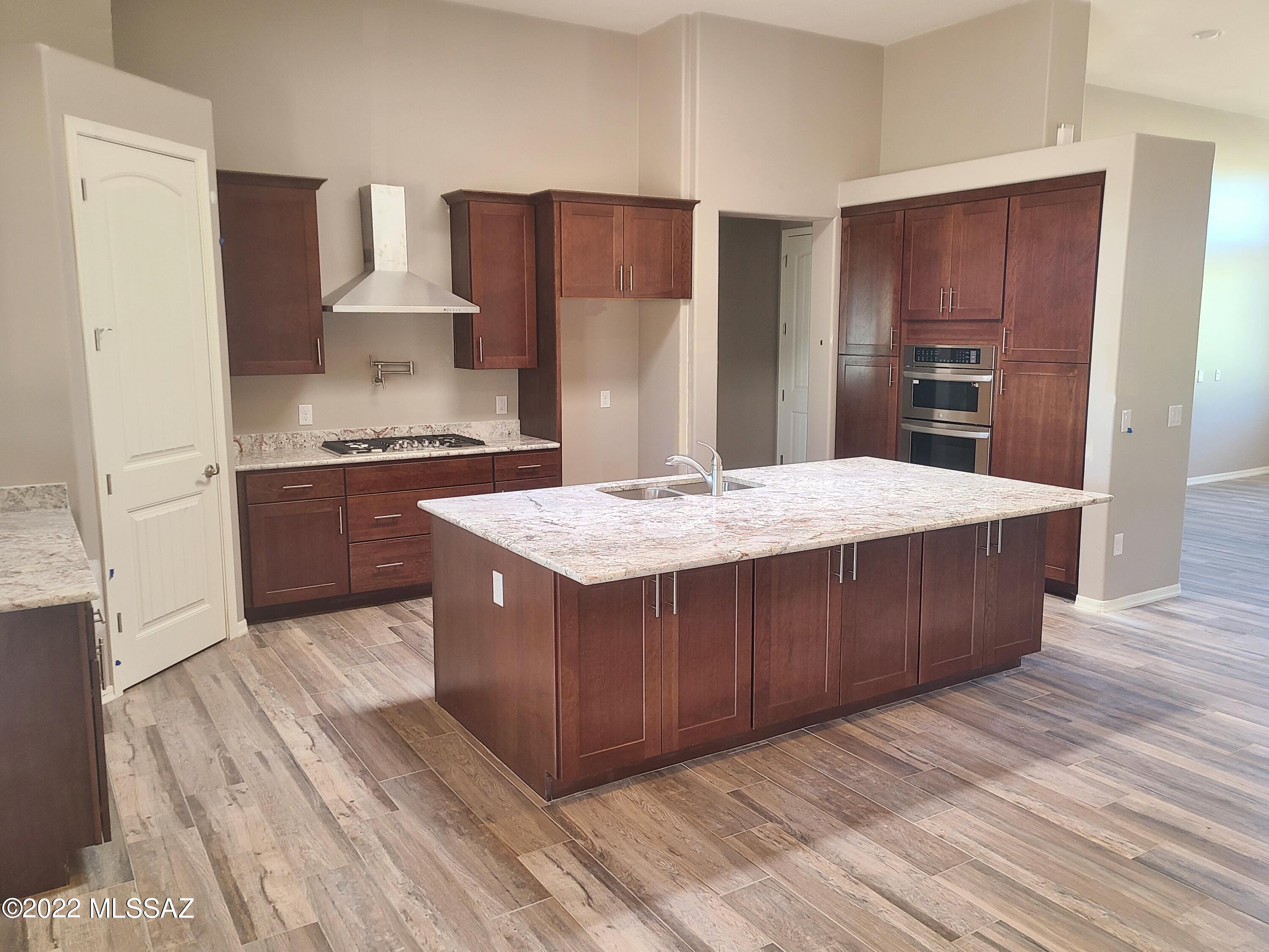 Coyote Creek (1-395) - Residential