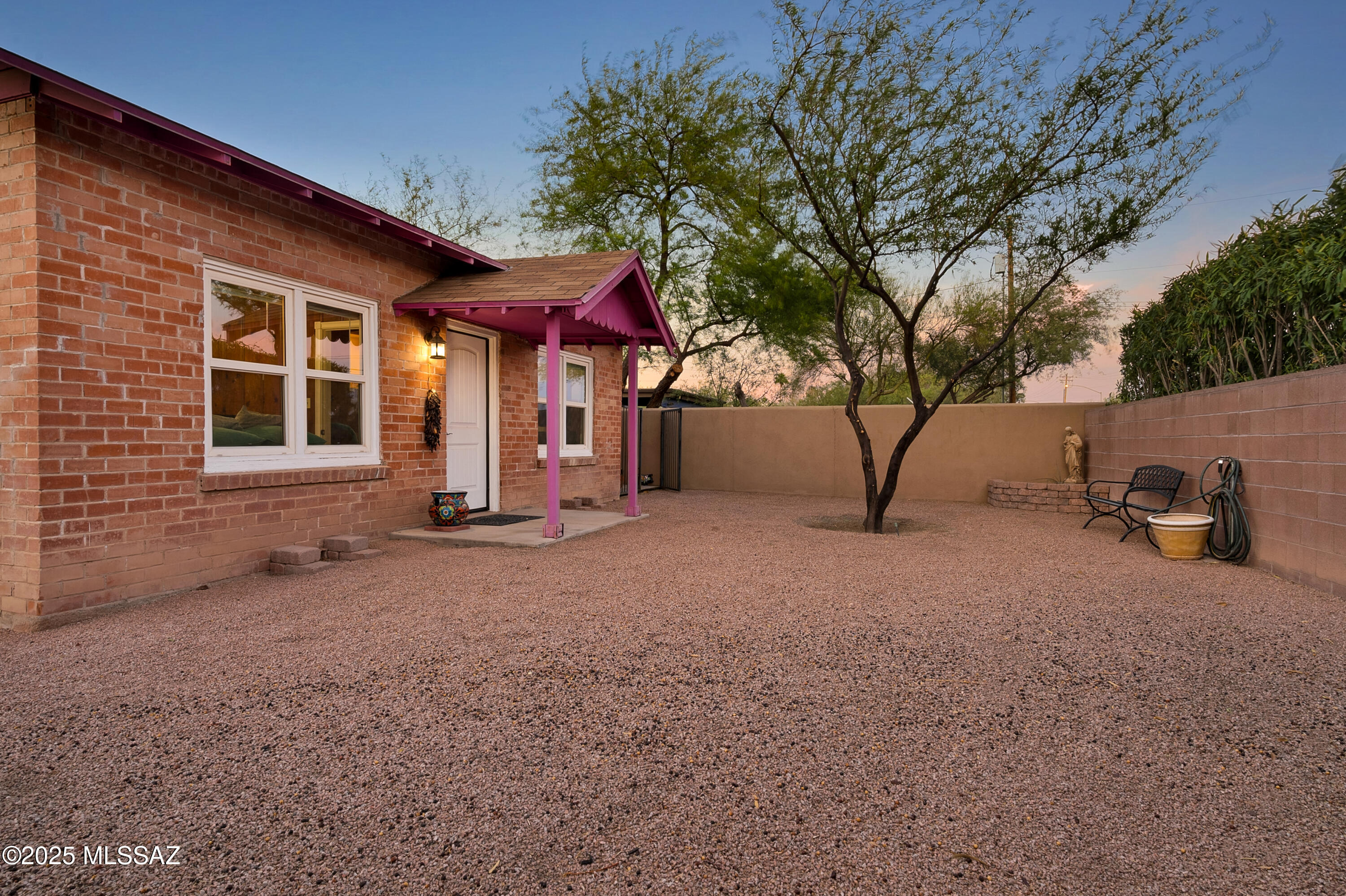 1403 E Prince Road