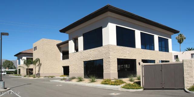 2210 E Fort Lowell Road