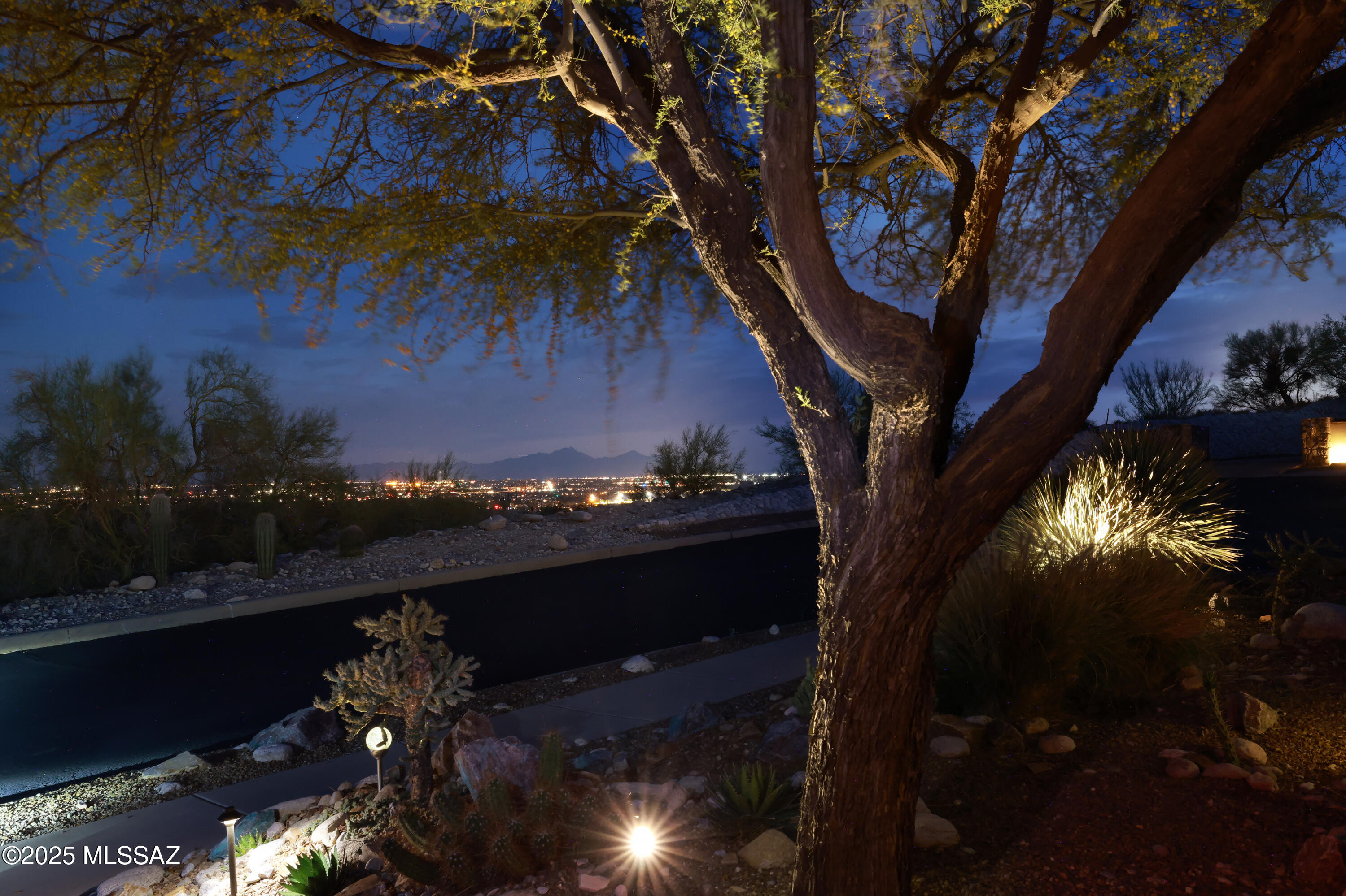 Sabino Mountain (1-290) - Residential