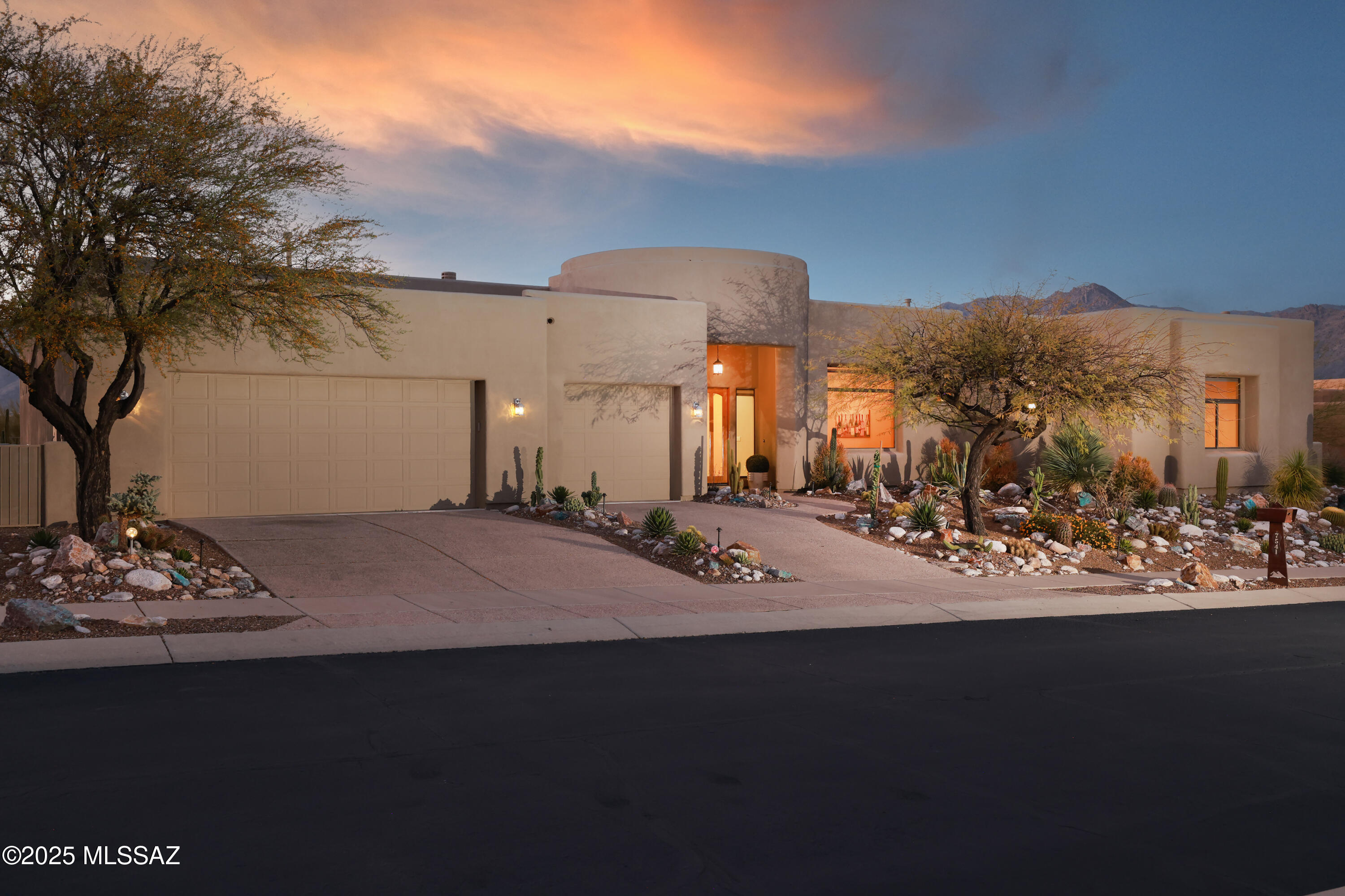 Sabino Mountain (1-290) - Residential