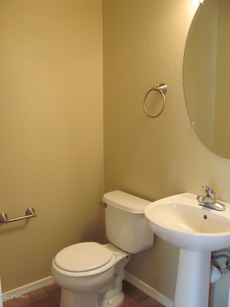 La Cholla Bluffs - Residential Lease