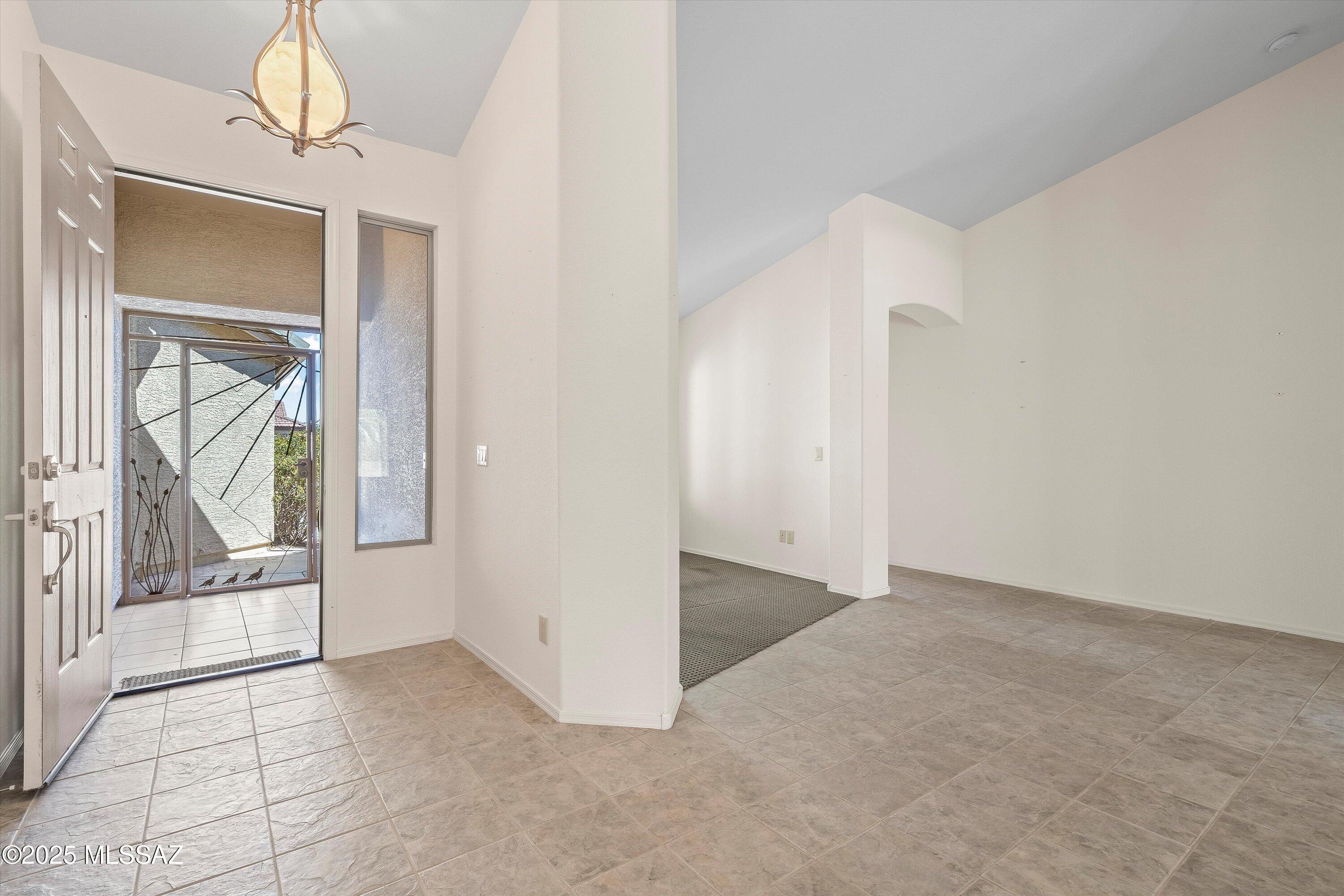 2426 E Desert Pueblo Pass