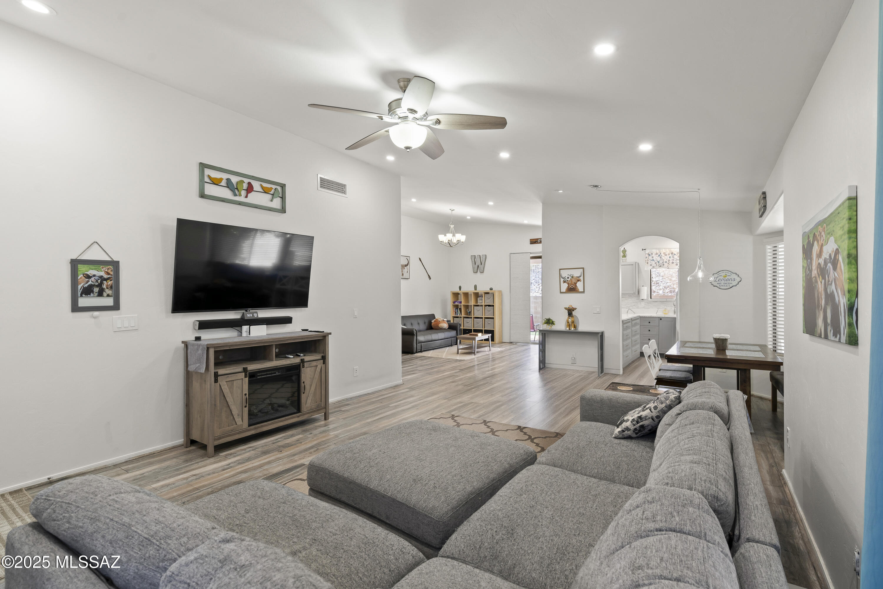 519 W Silvertip Road