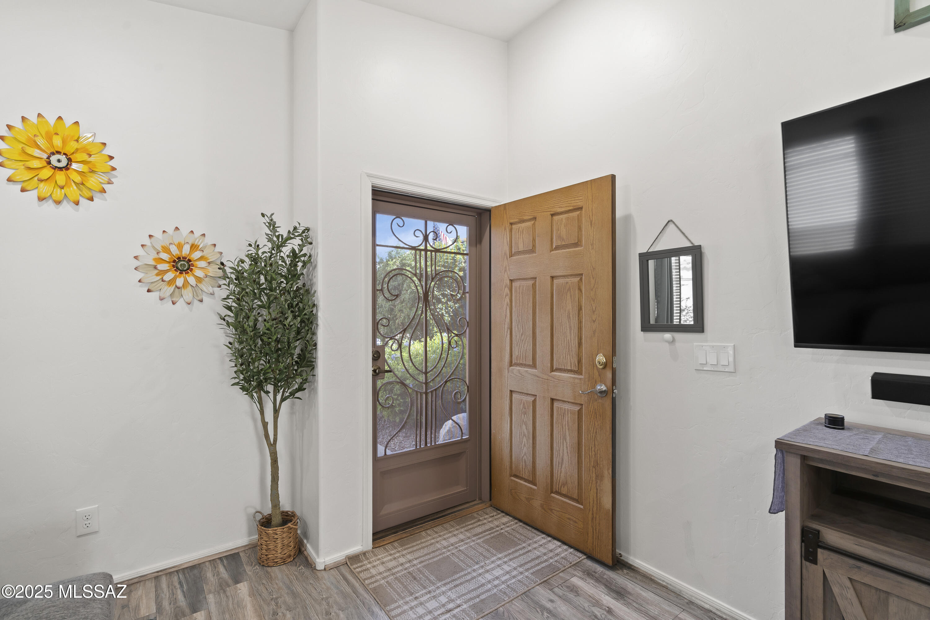 519 W Silvertip Road