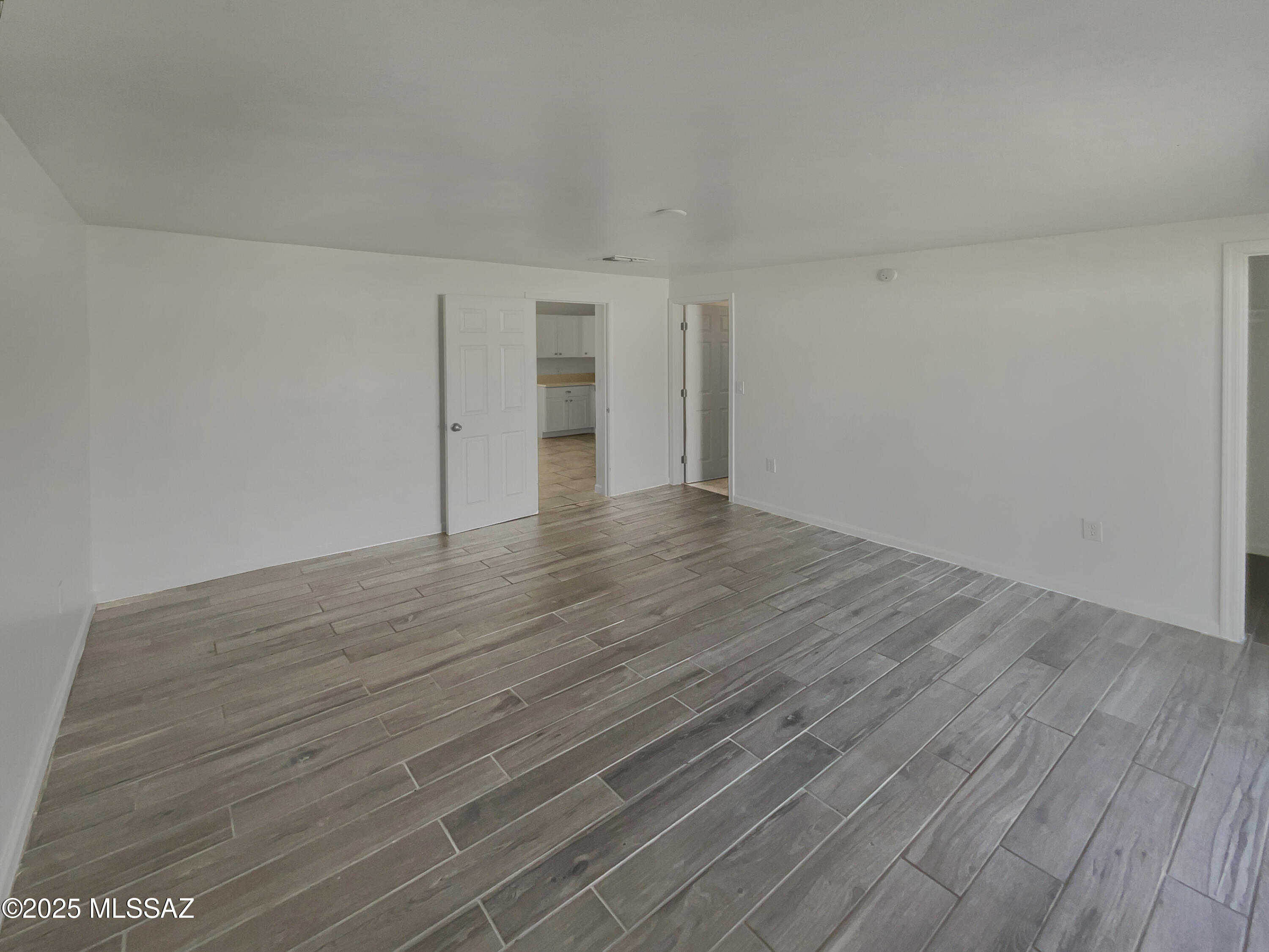Miracle Mile Manor - Residential