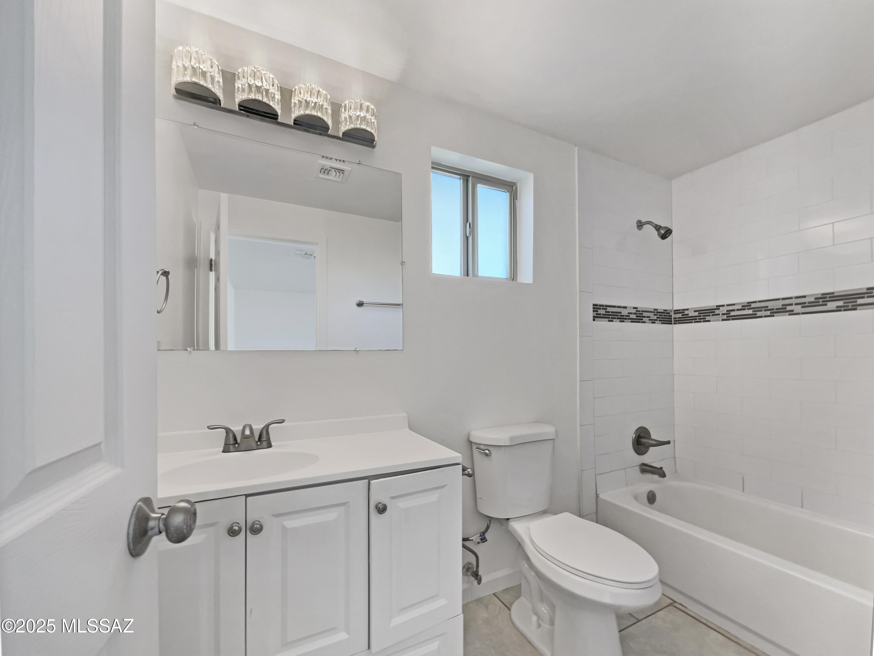 Miracle Mile Manor - Residential