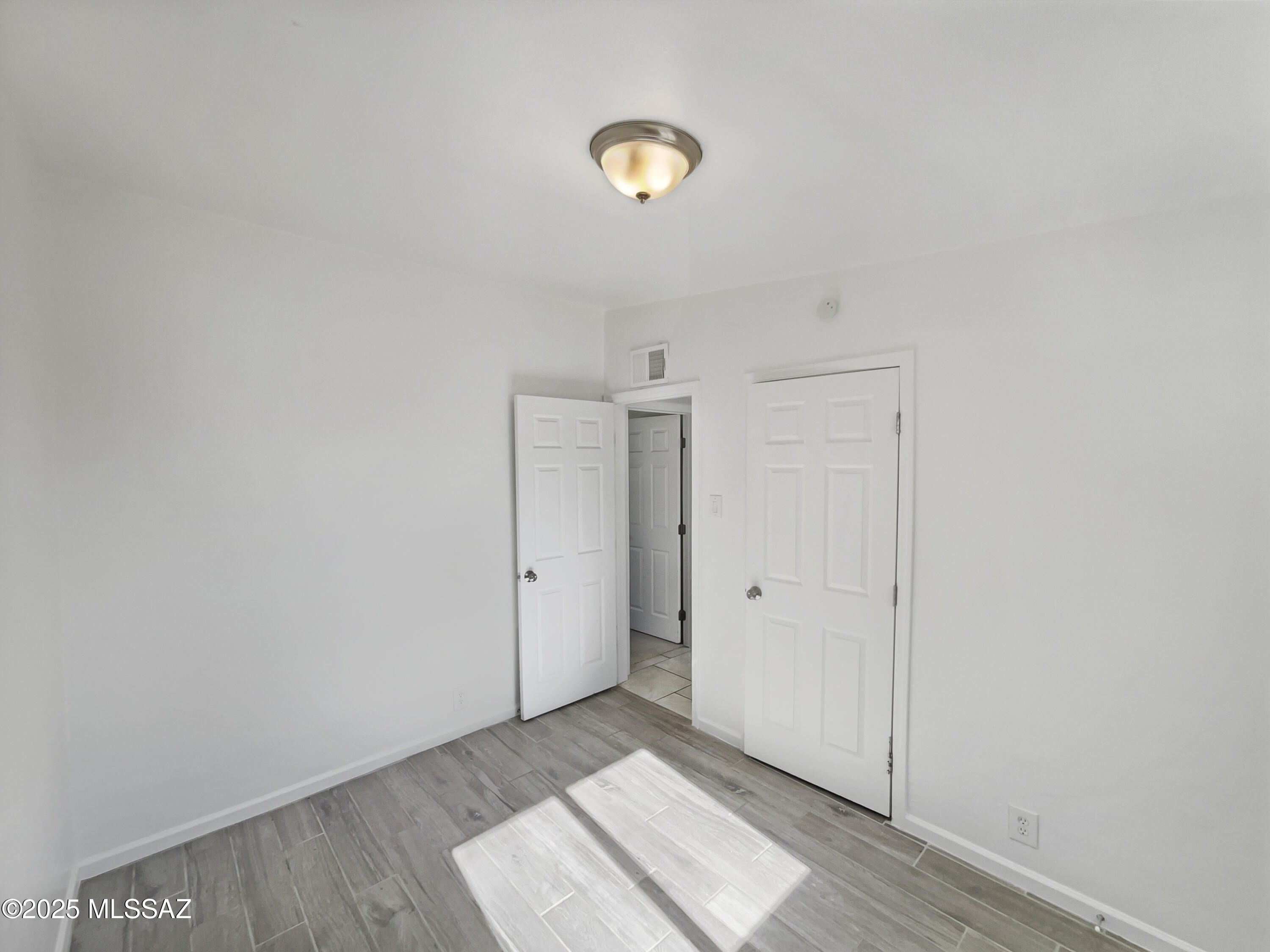 Miracle Mile Manor - Residential