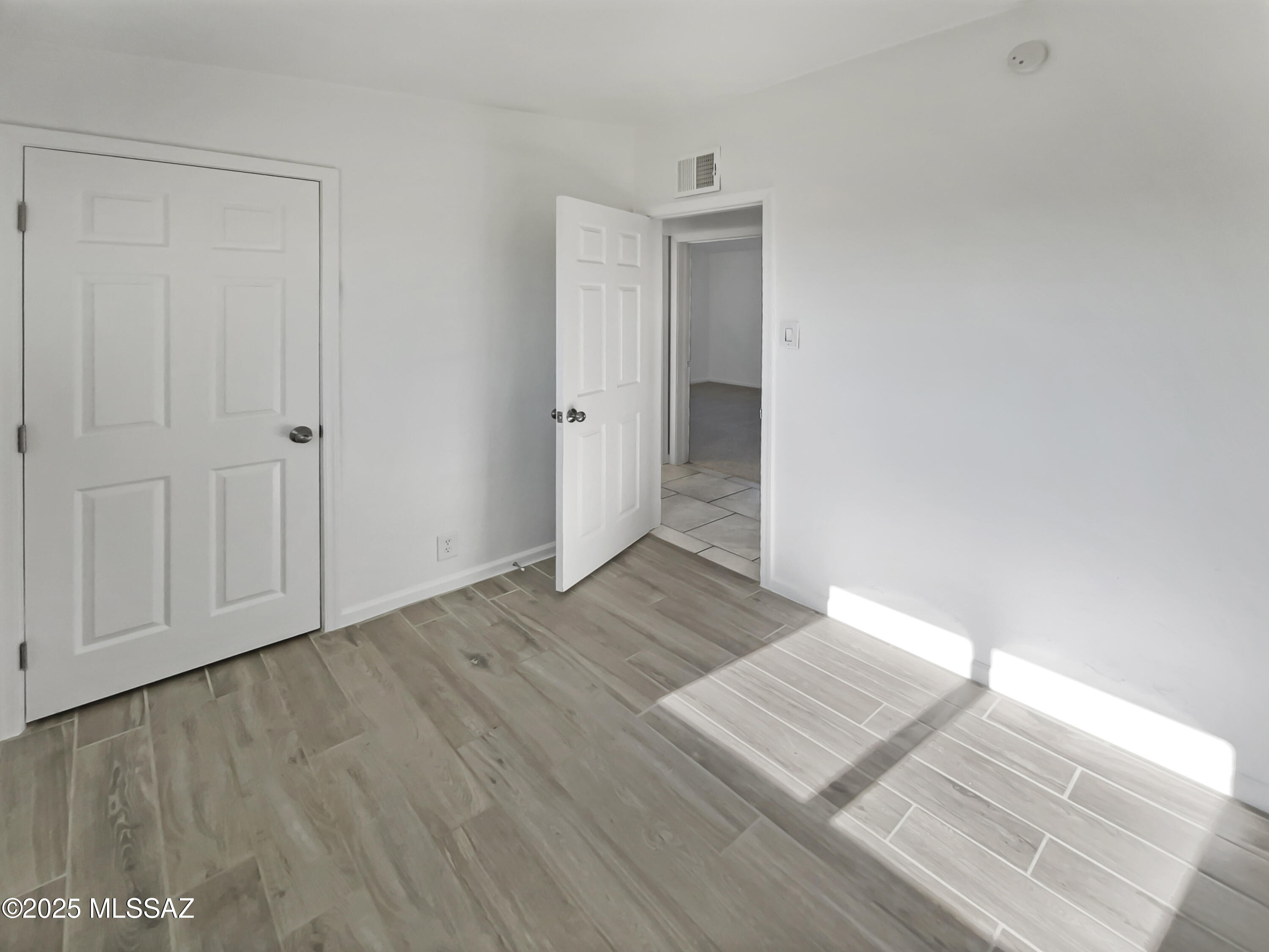 Miracle Mile Manor - Residential