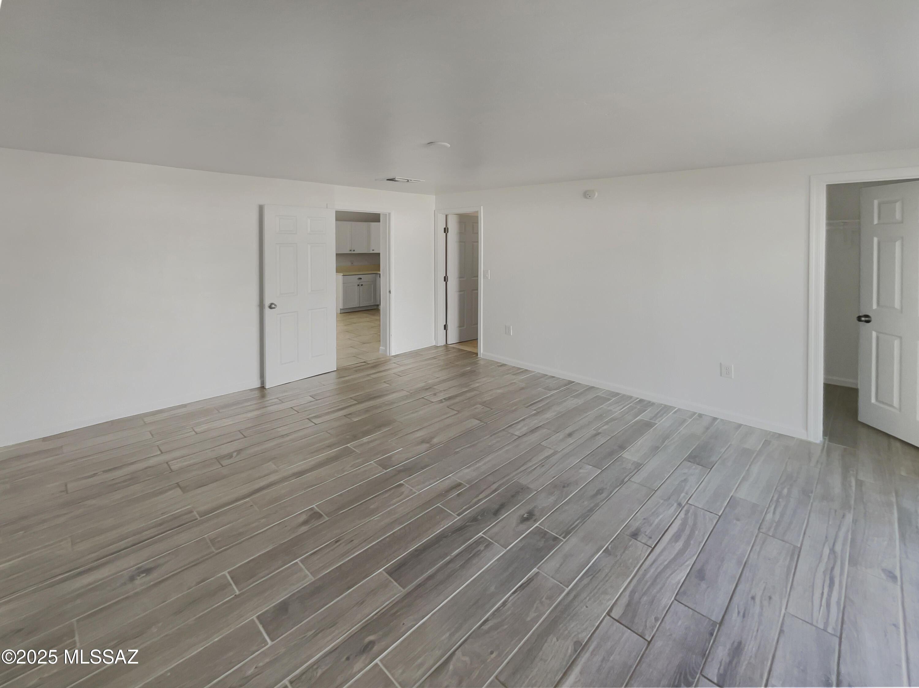 Miracle Mile Manor - Residential