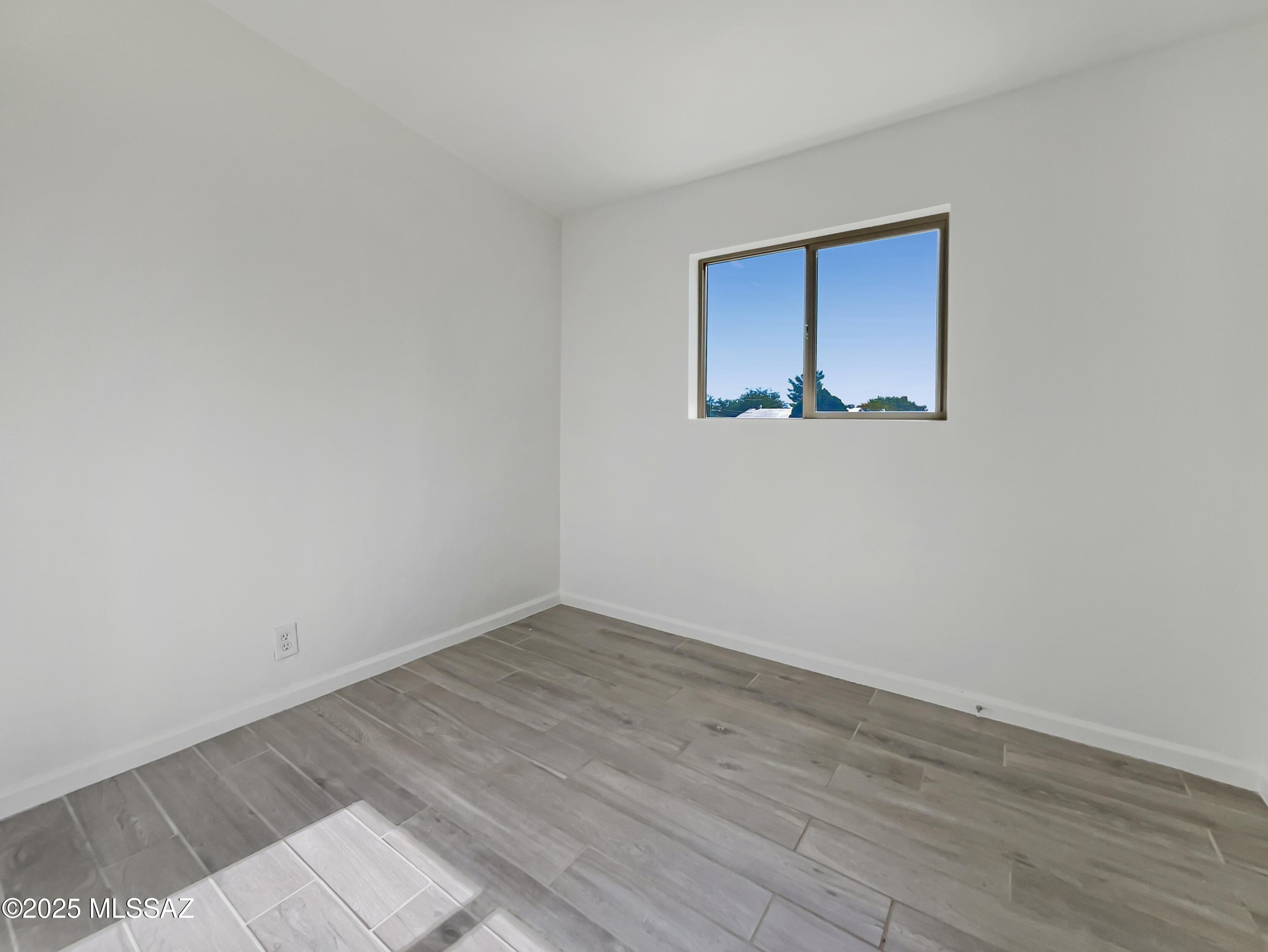 Miracle Mile Manor - Residential