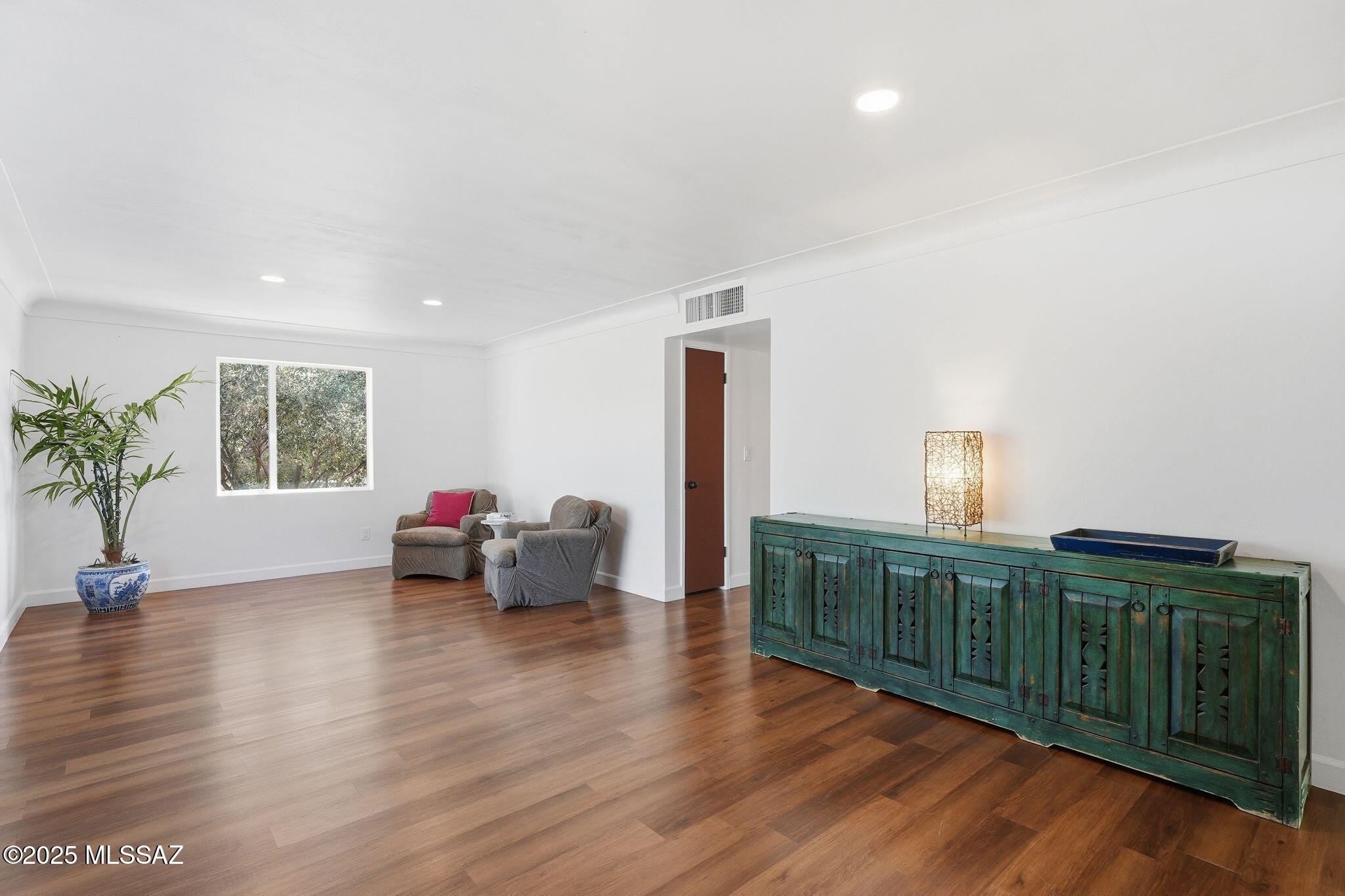 3725 N Warren Avenue