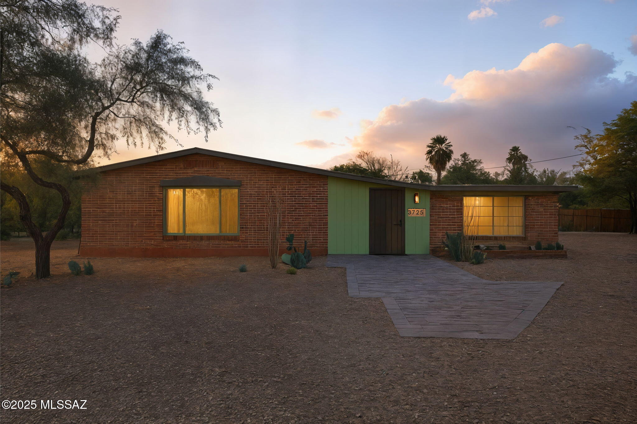 3725 N Warren Avenue