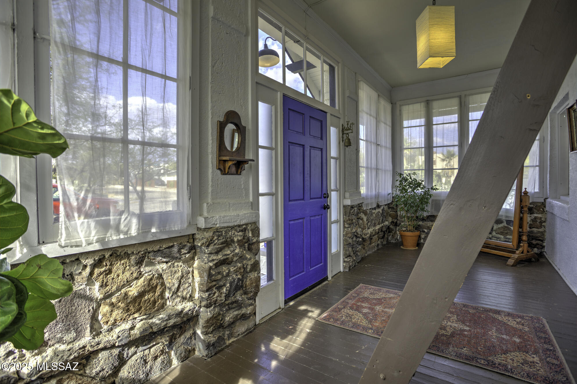 646 E 5th Street