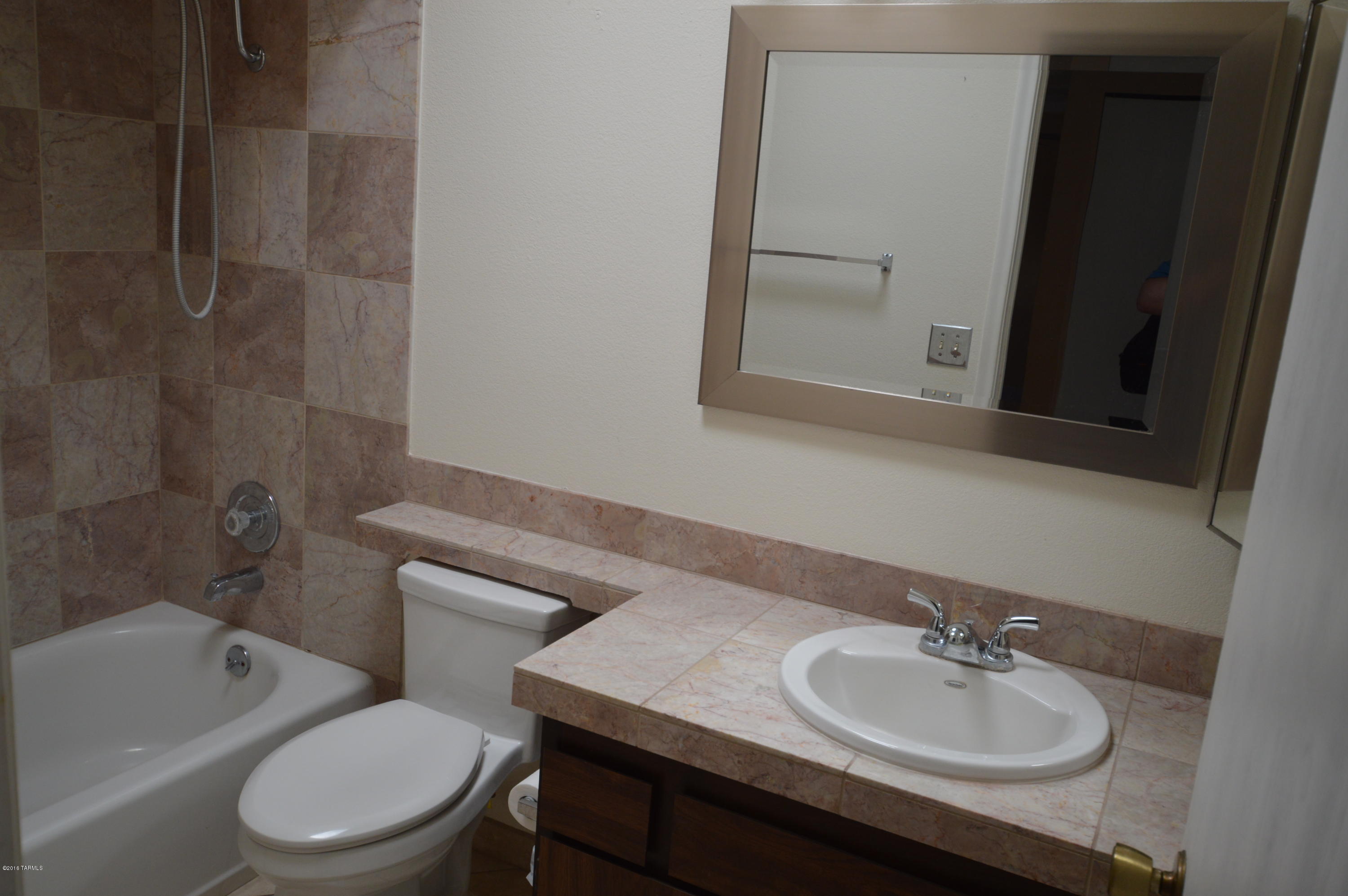 Pantano Park Townhouses - Residential Lease