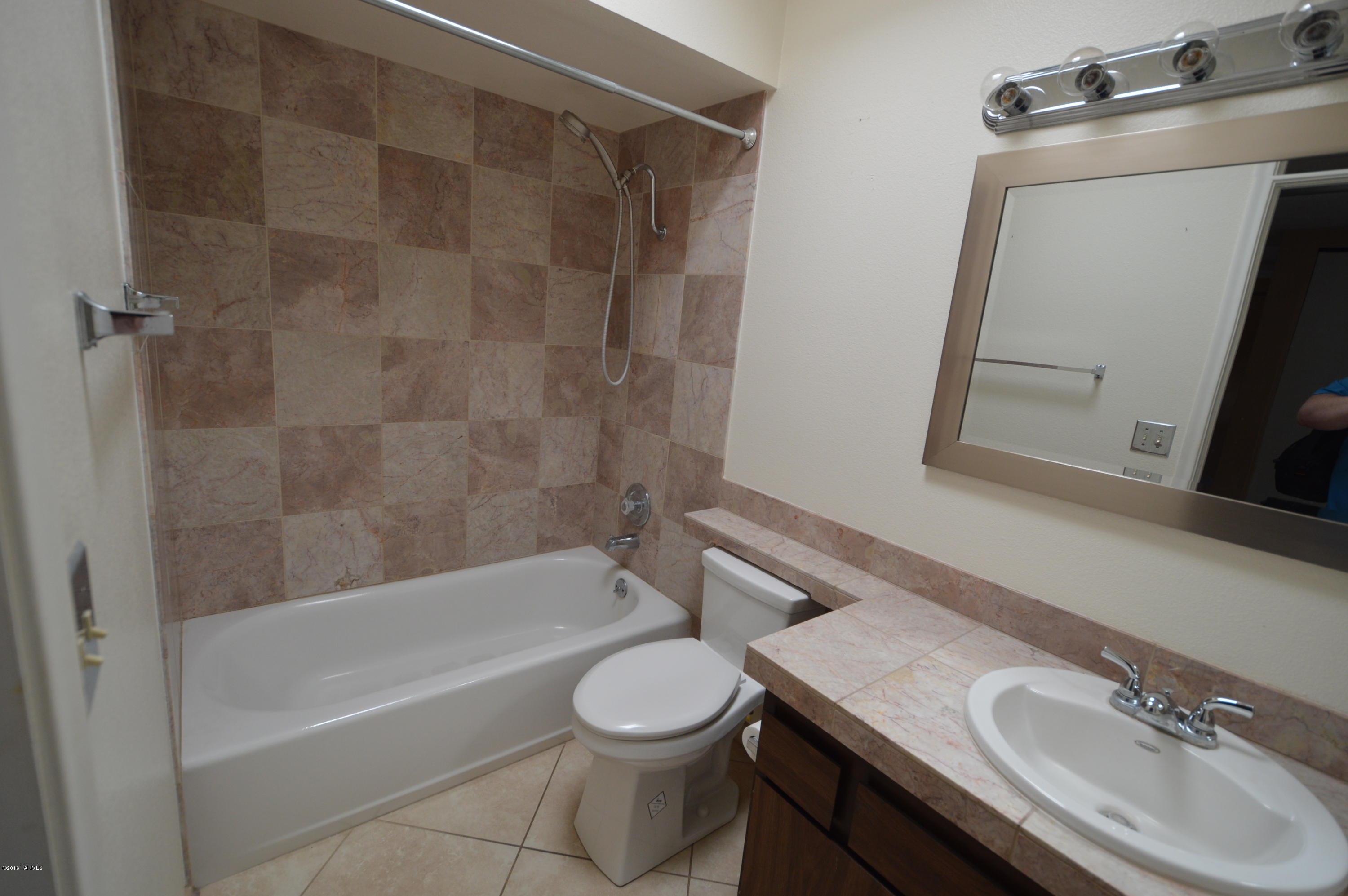 Pantano Park Townhouses - Residential Lease