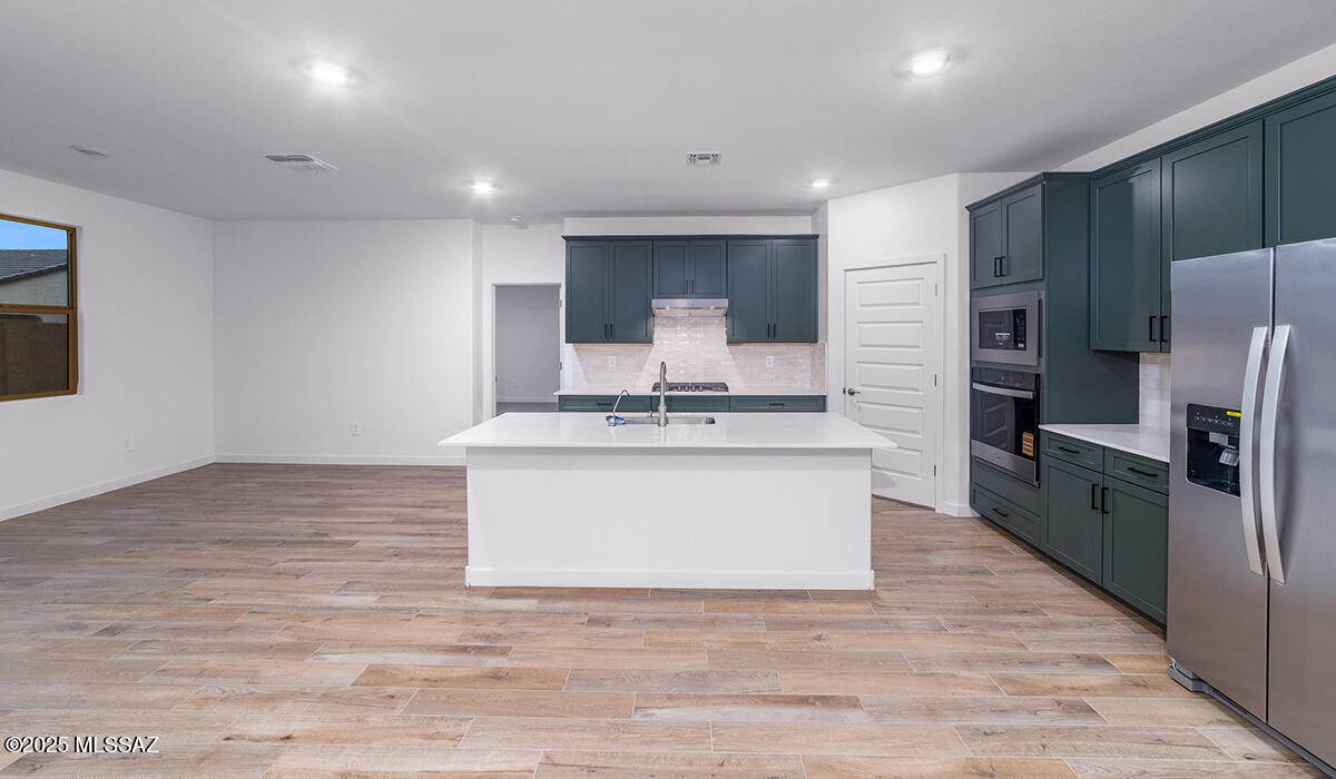 8674 W Soaptree Yucca Place