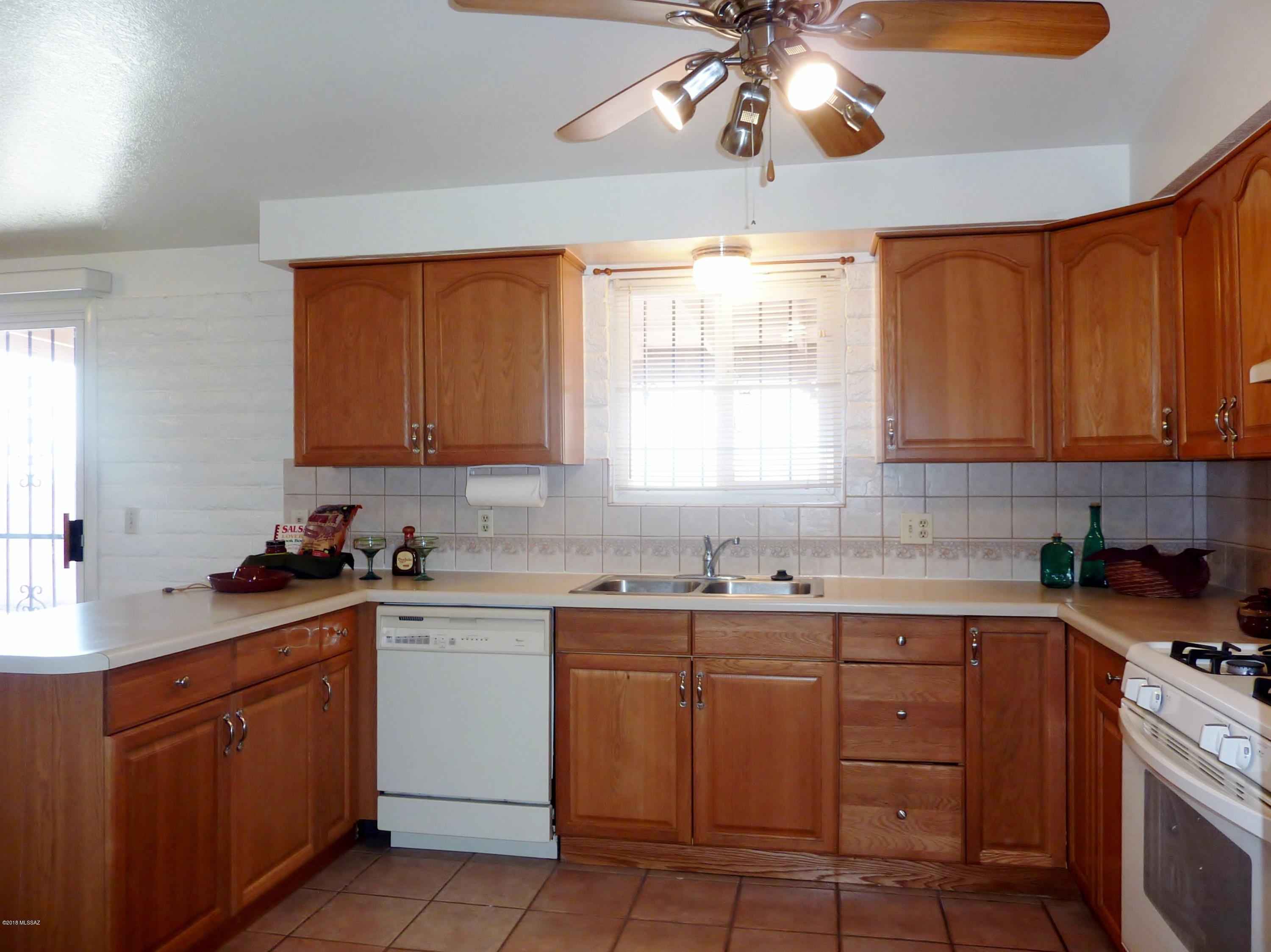 Casas Adobes Park (416-540) - Residential