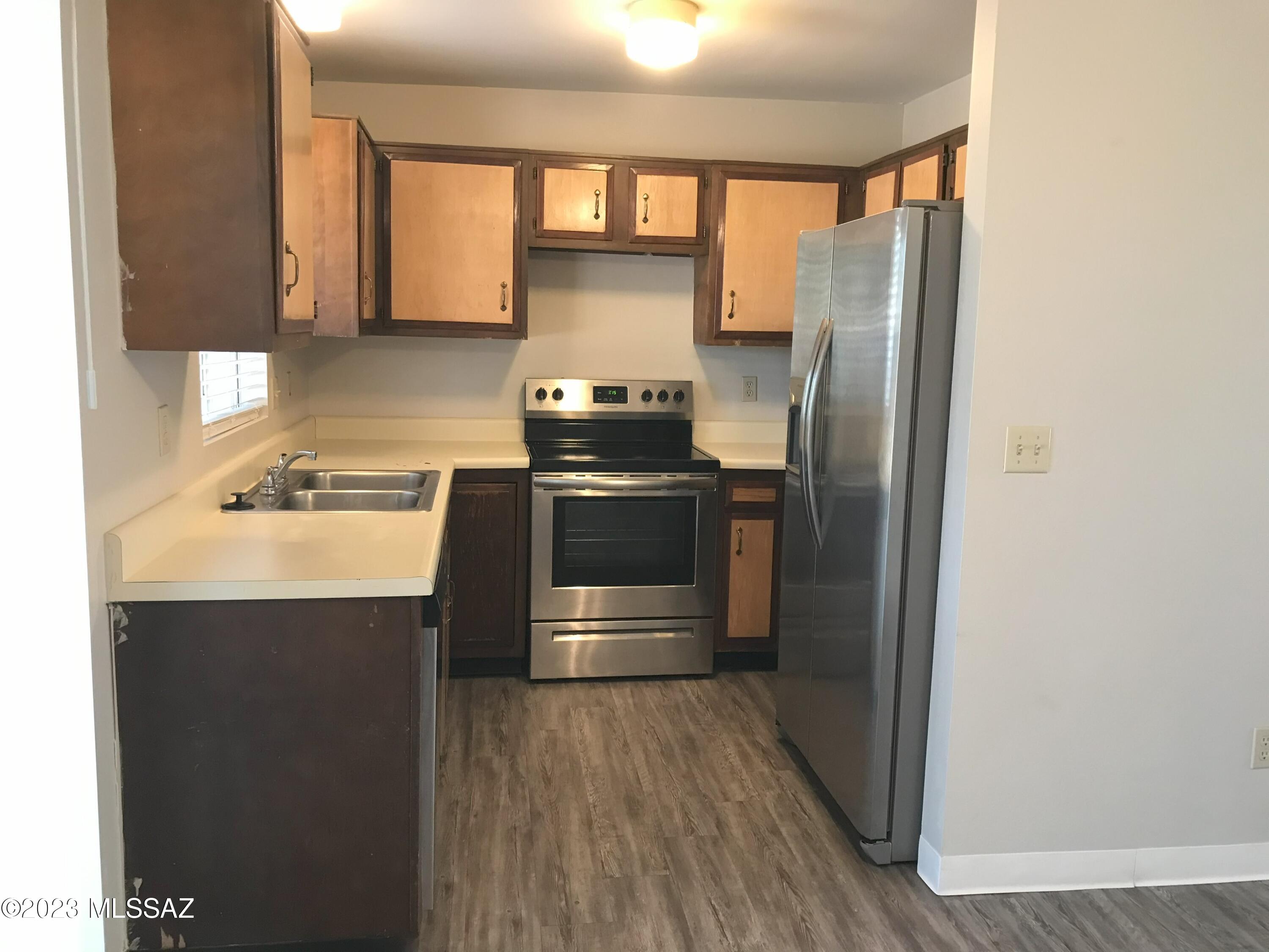 Summit Park Twnhss (1-110) - Residential Lease