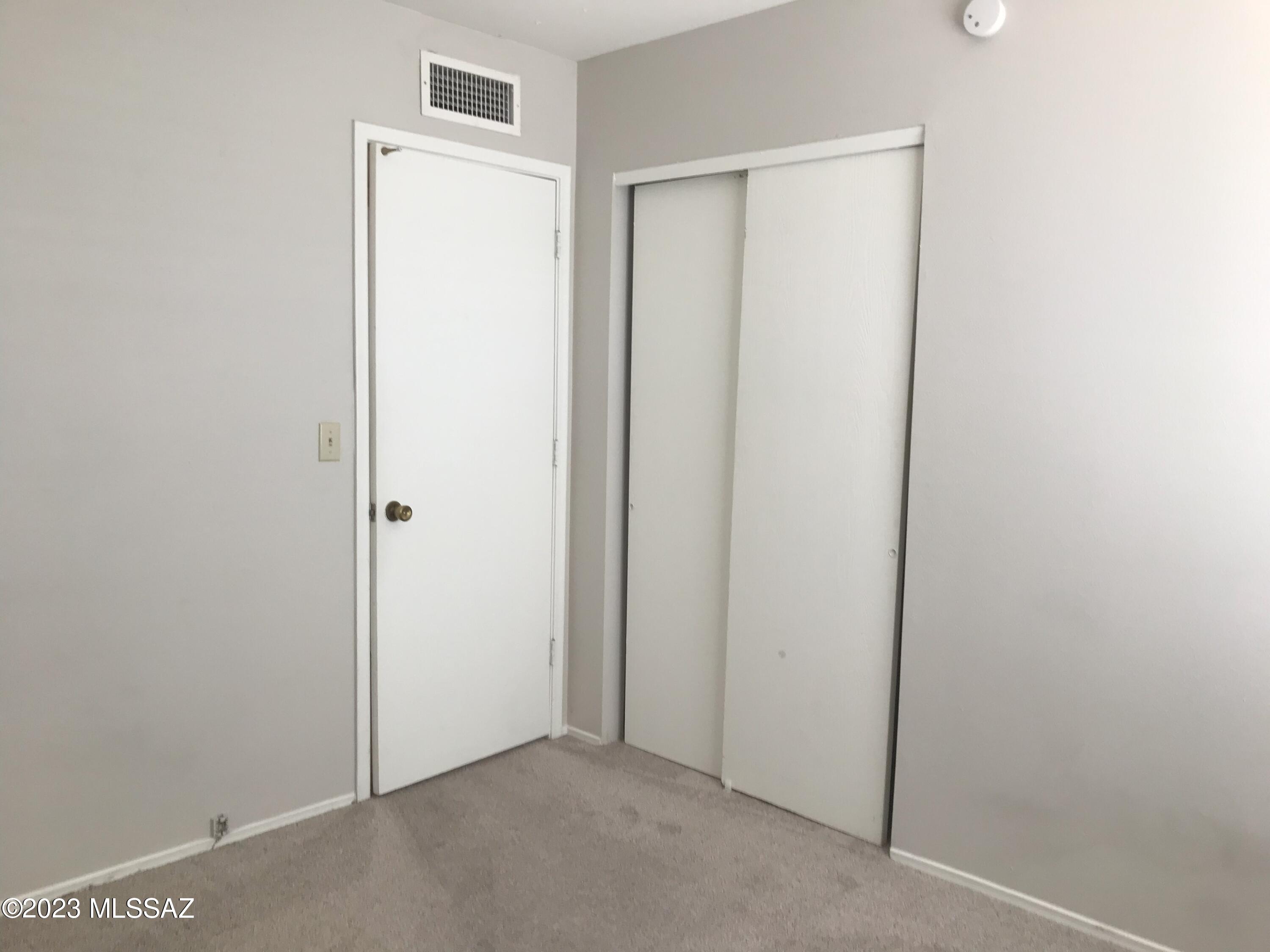 Summit Park Twnhss (1-110) - Residential Lease