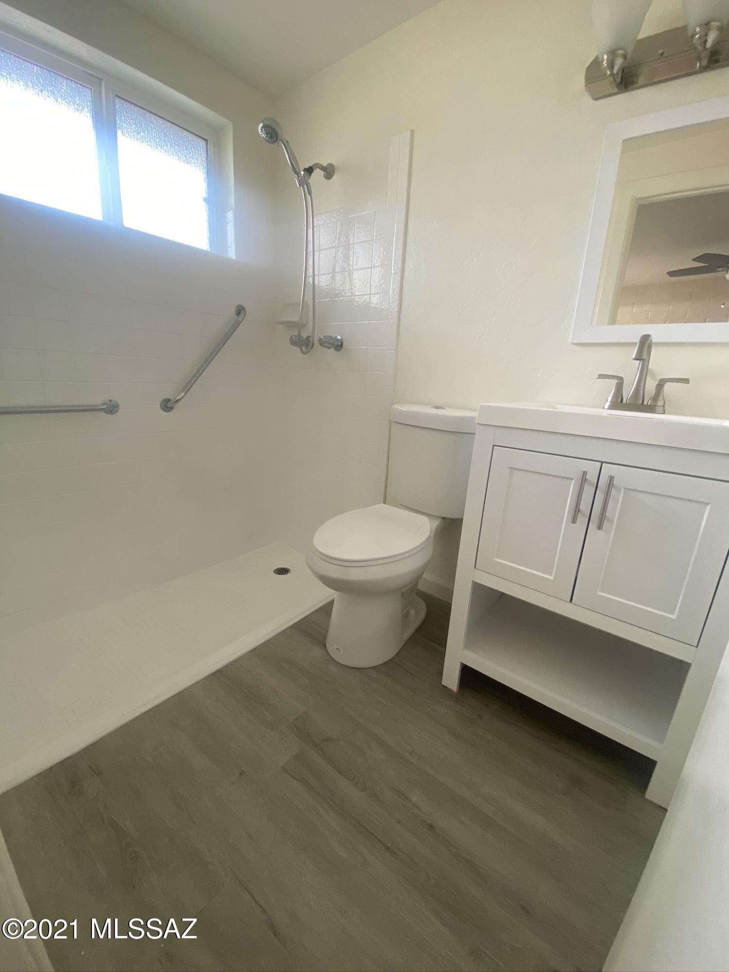 Lakecrest NO. 3 (178-325) - Residential Lease