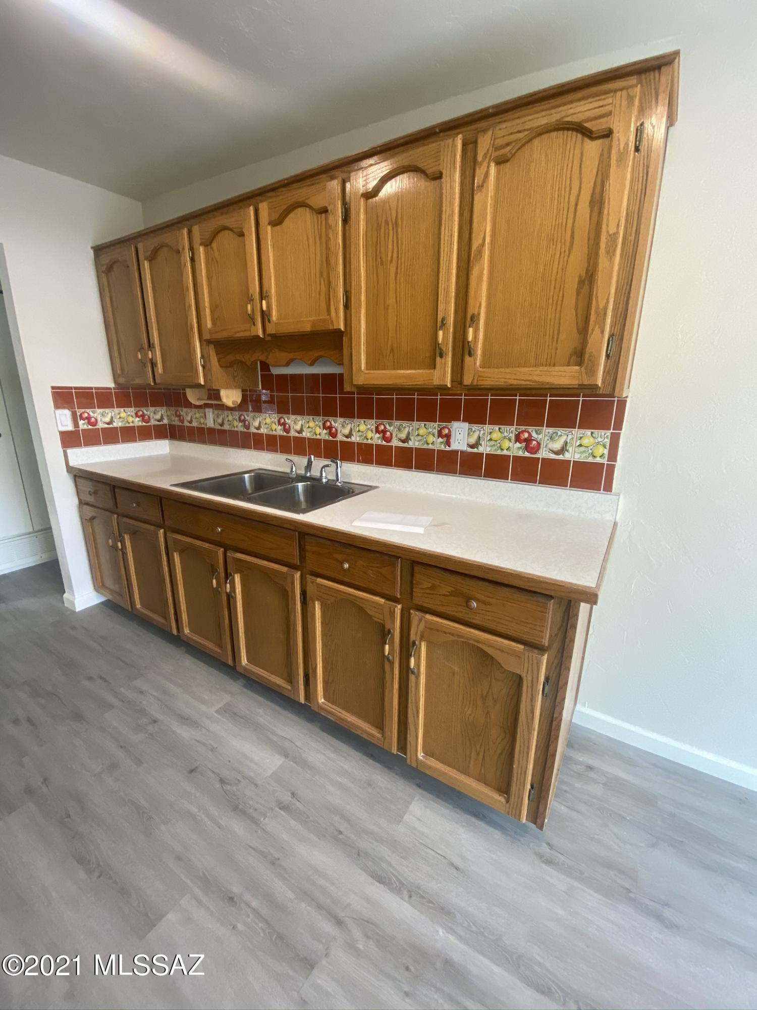 Lakecrest NO. 3 (178-325) - Residential Lease