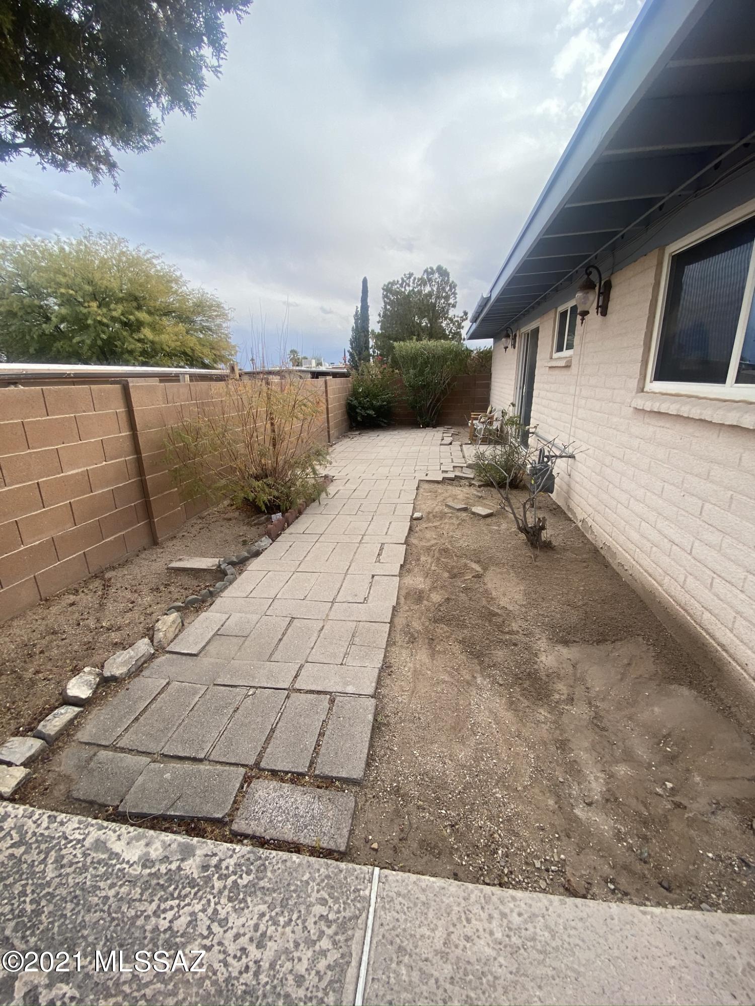 Lakecrest NO. 3 (178-325) - Residential Lease