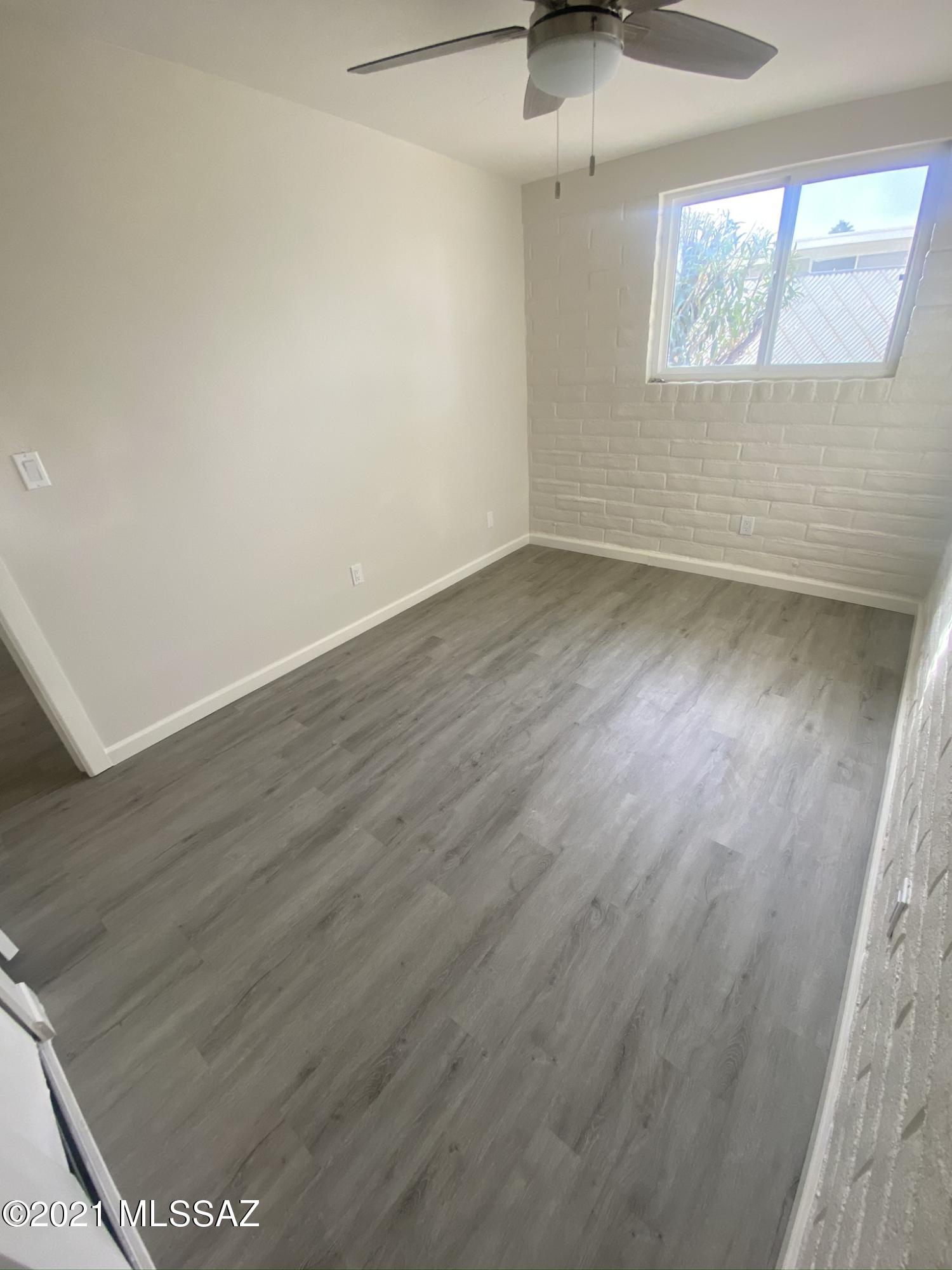 Lakecrest NO. 3 (178-325) - Residential Lease