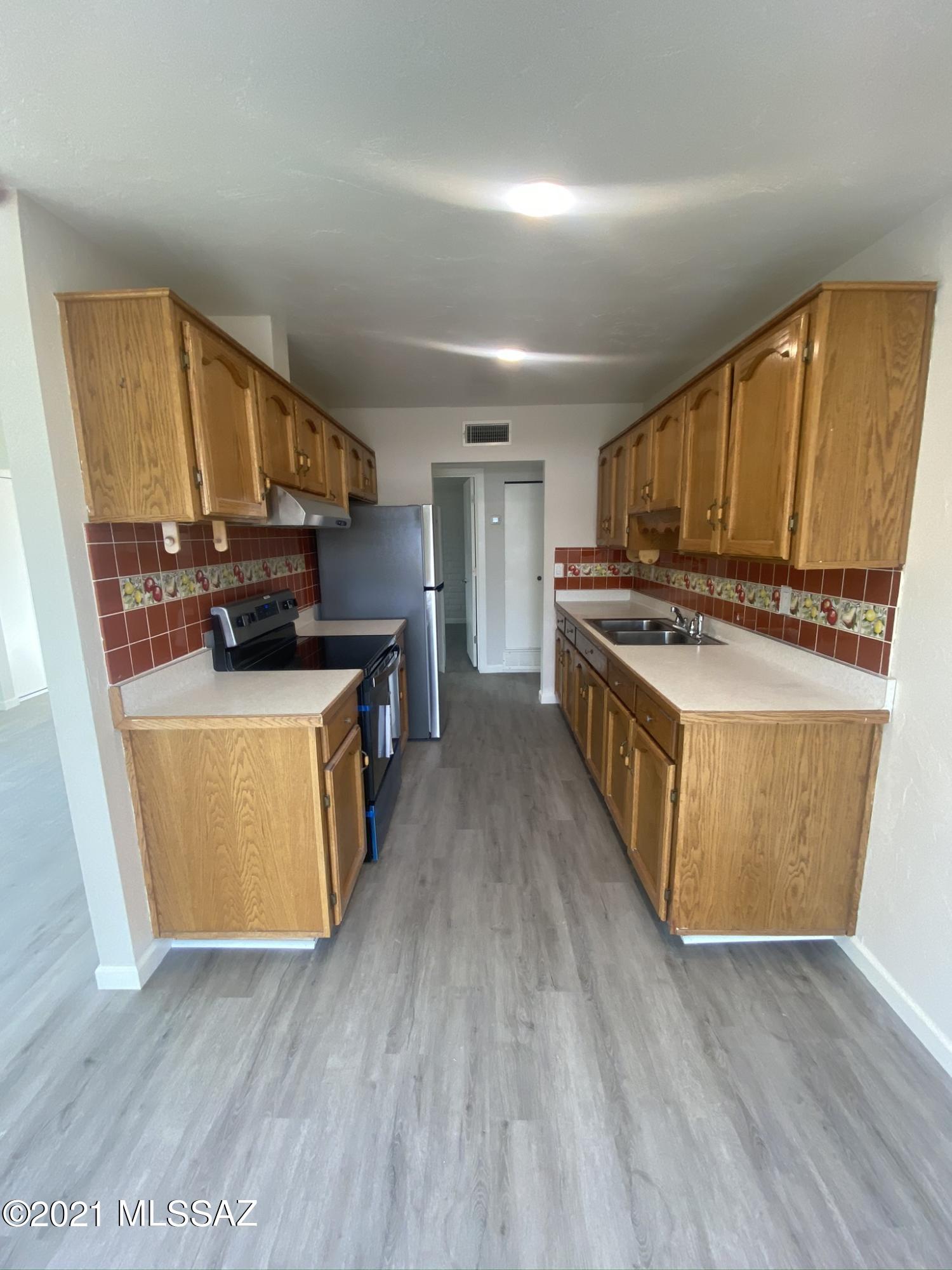 Lakecrest NO. 3 (178-325) - Residential Lease