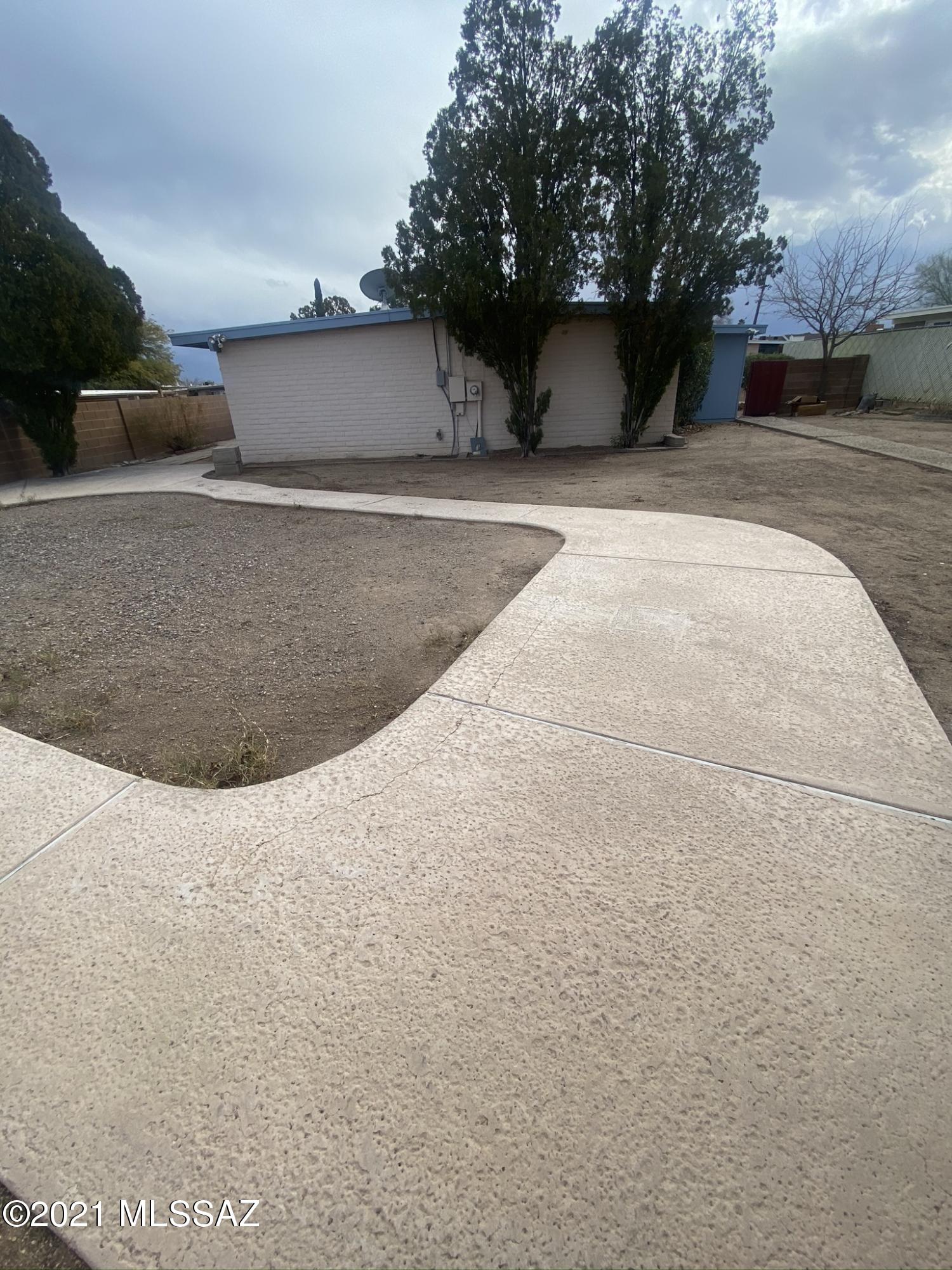 Lakecrest NO. 3 (178-325) - Residential Lease