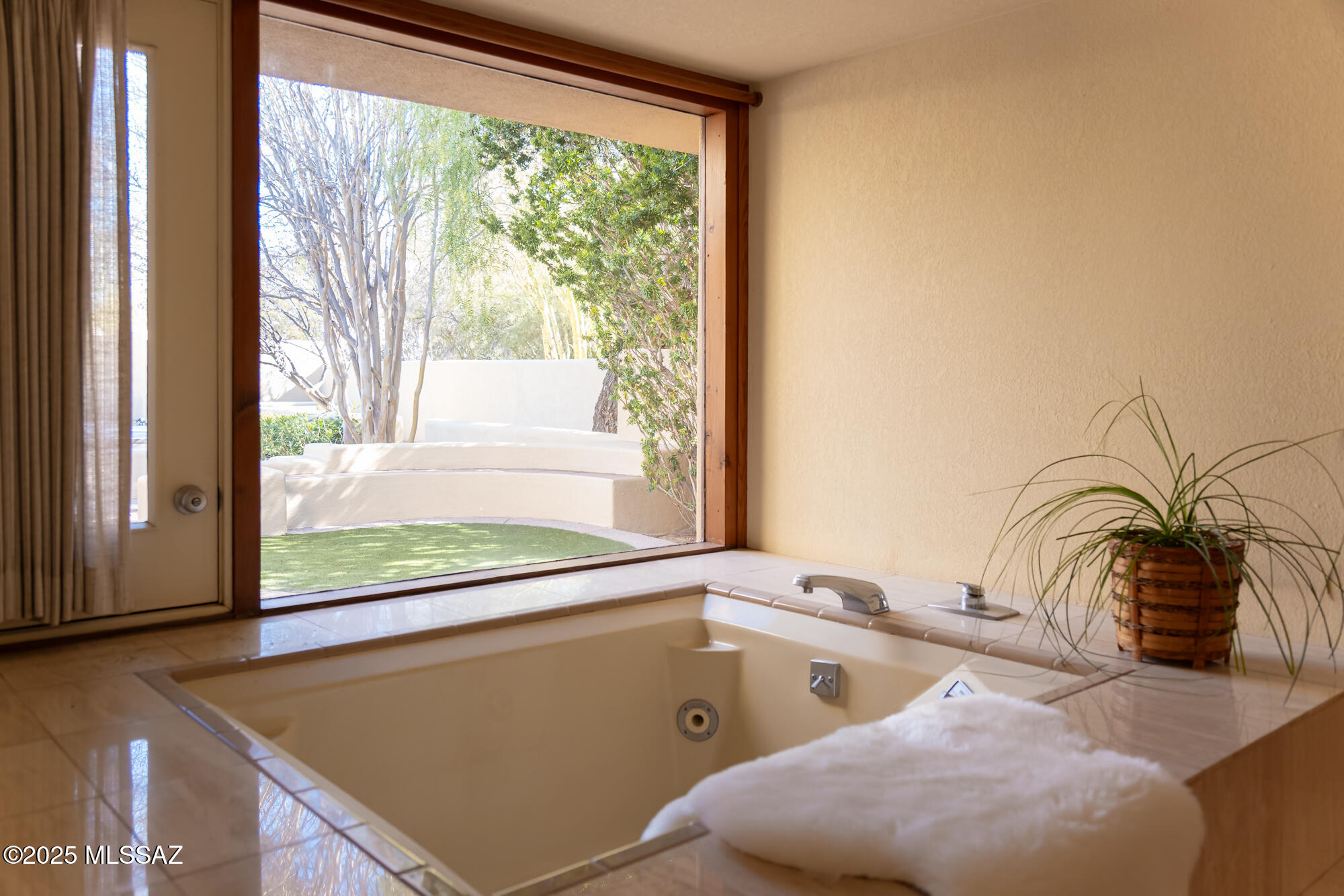 Paseo Los Altos (1-8) - Residential