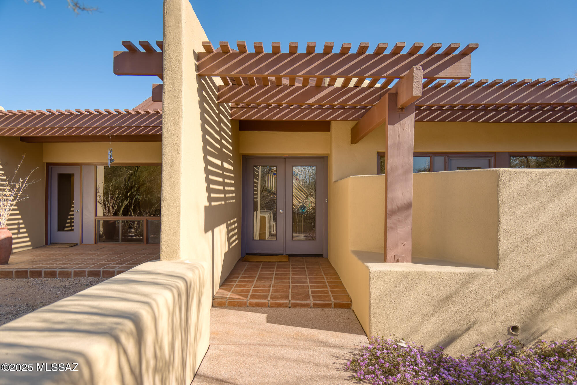 6801 N Paseo De Los Altos