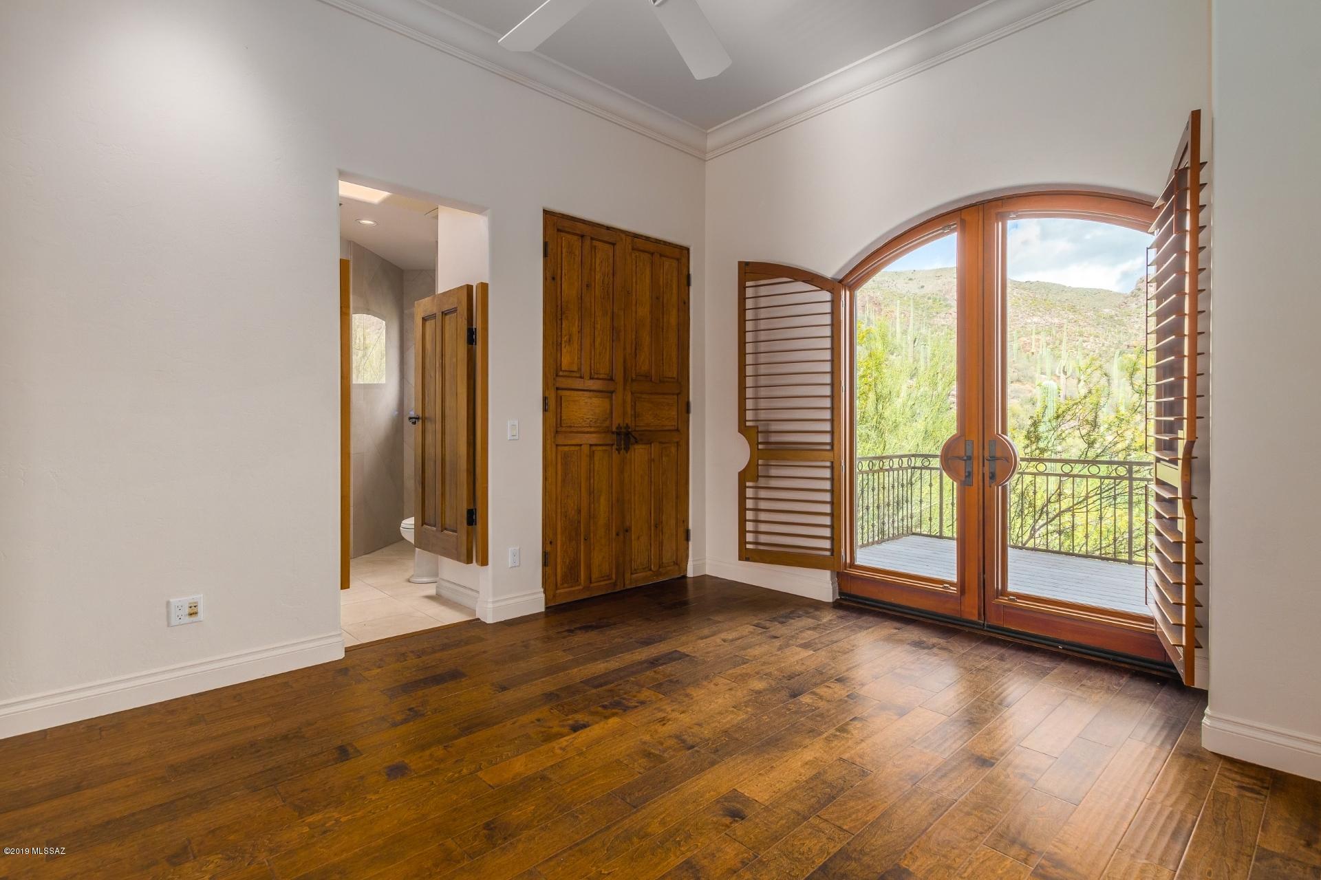 Finisterra (1-210) - Residential